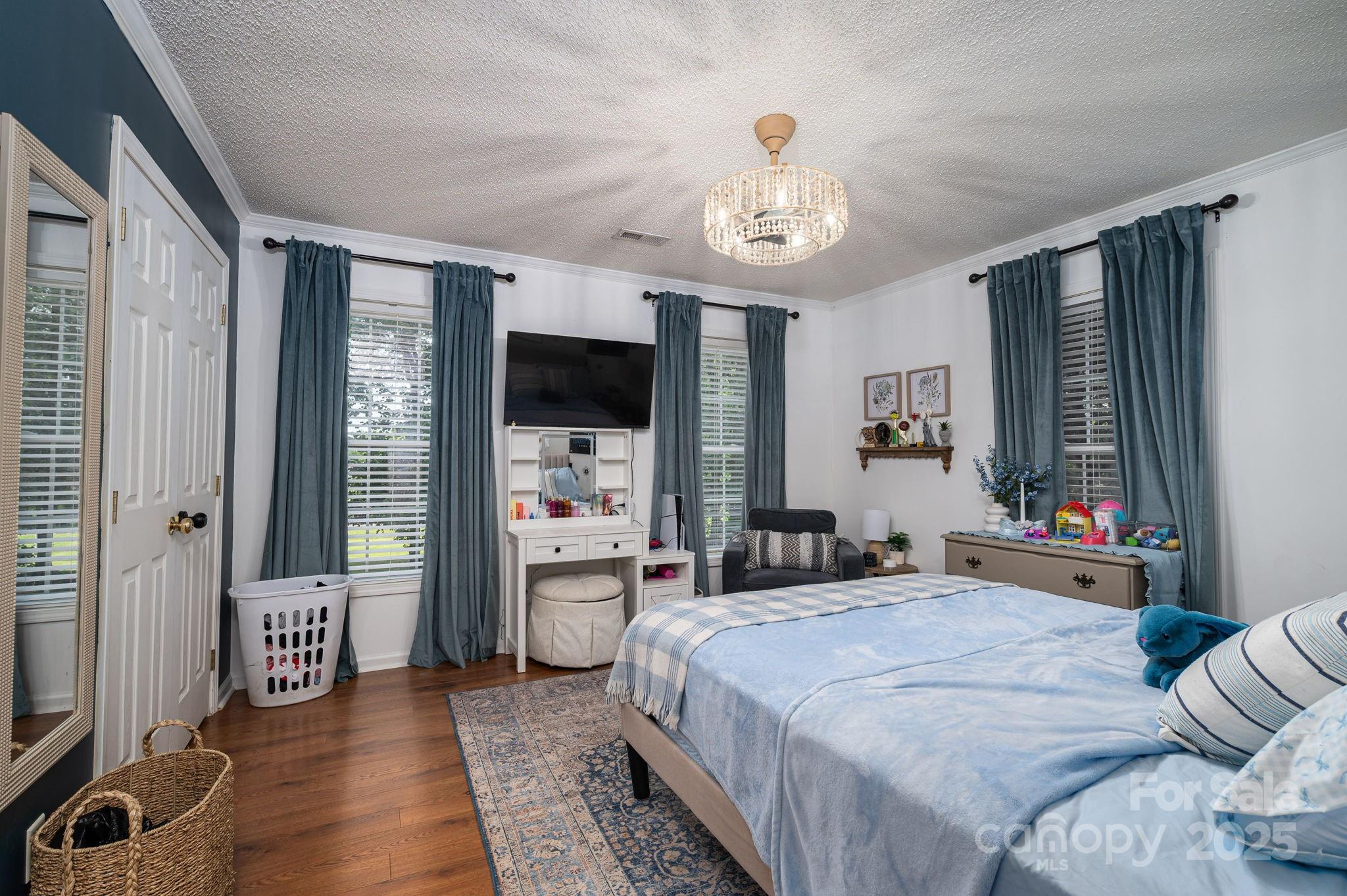 1575 Lewis Farm Road — Kings Mountain