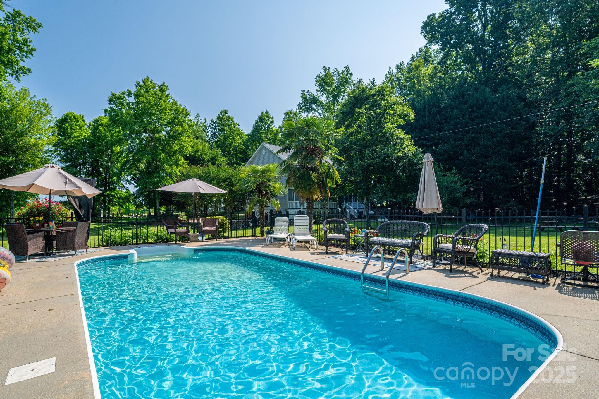 1575 Lewis Farm Road — Kings Mountain