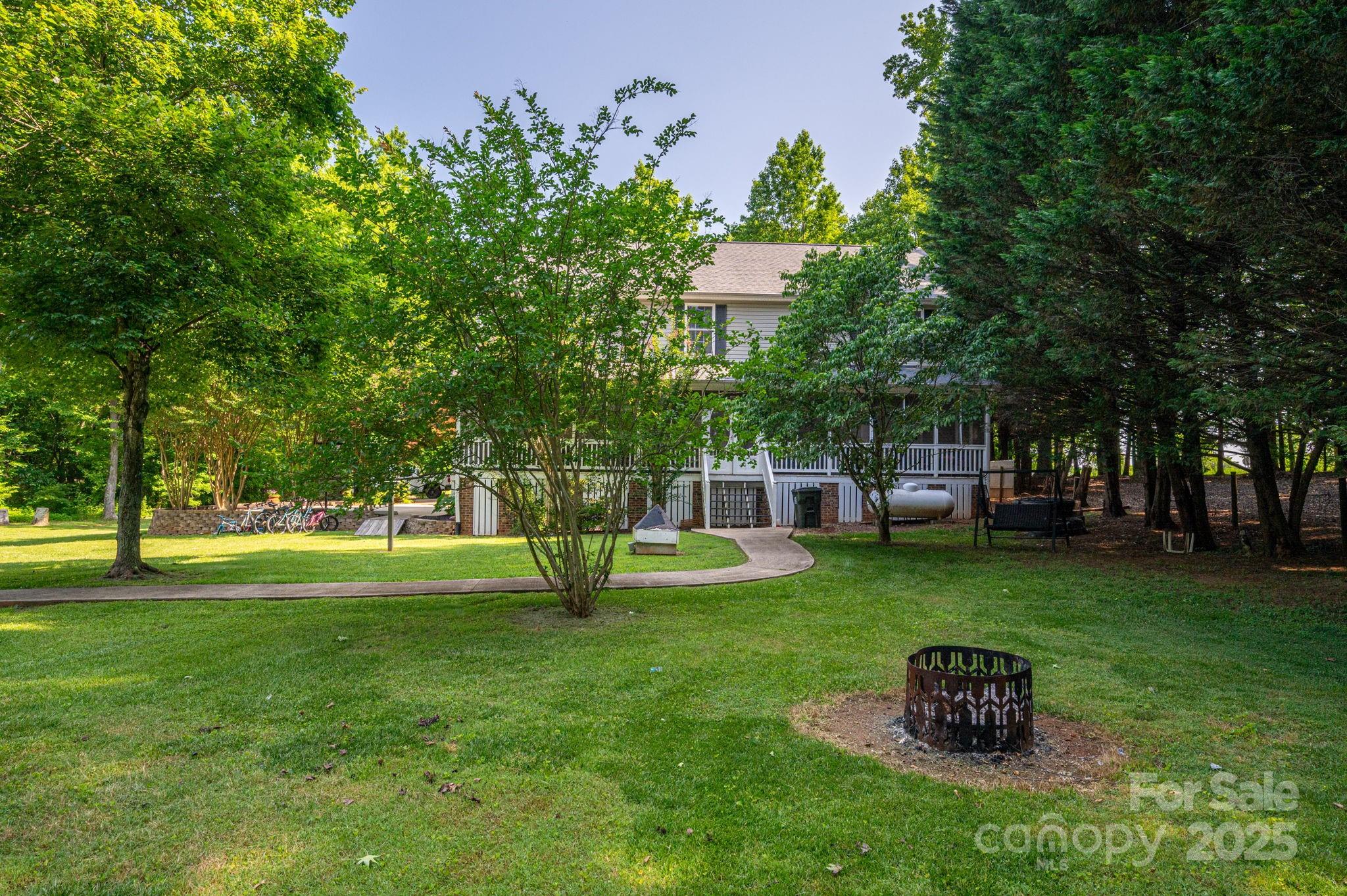 1575 Lewis Farm Road — Kings Mountain