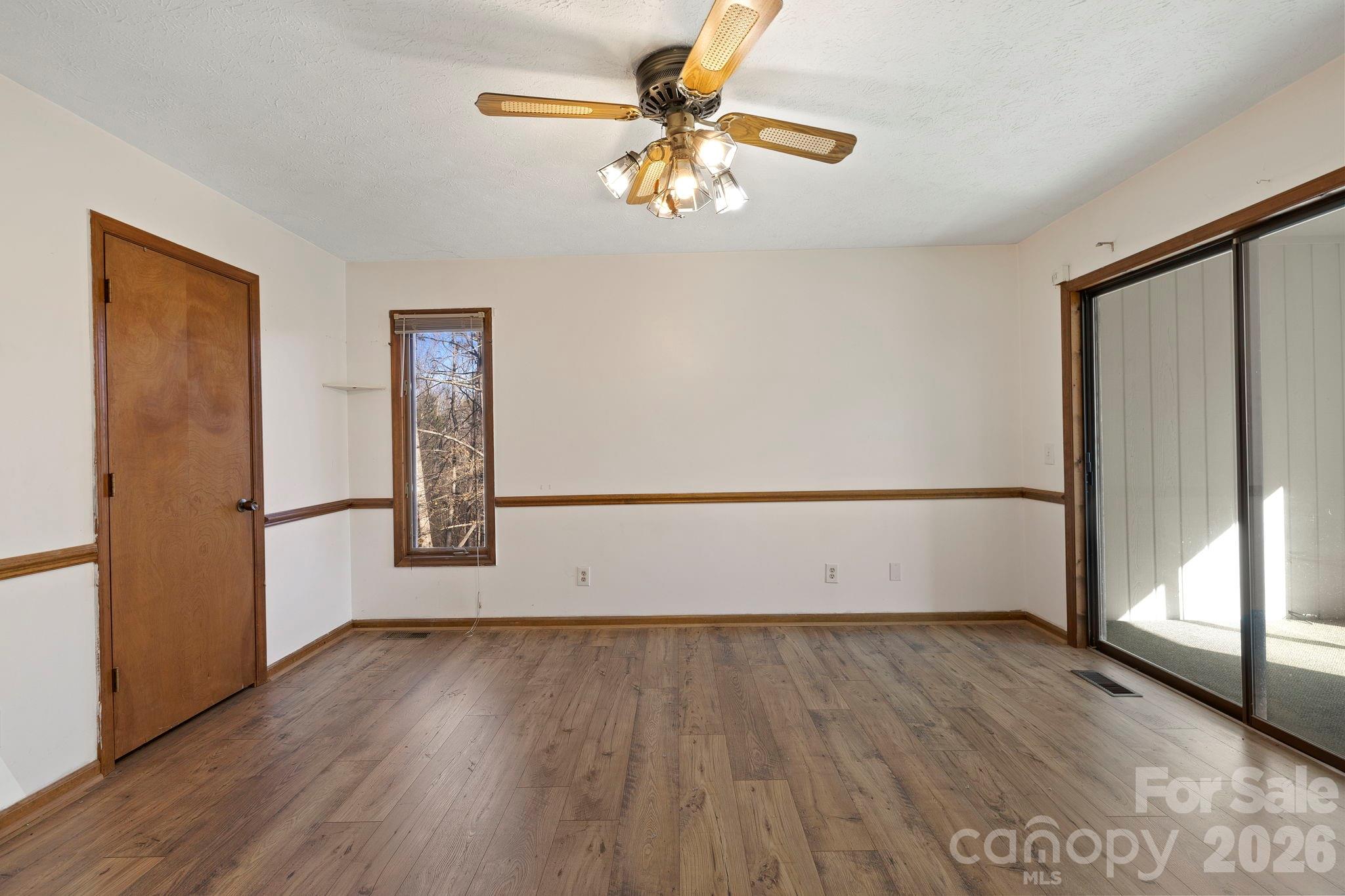 40 Country Bear Lane — Flat Rock