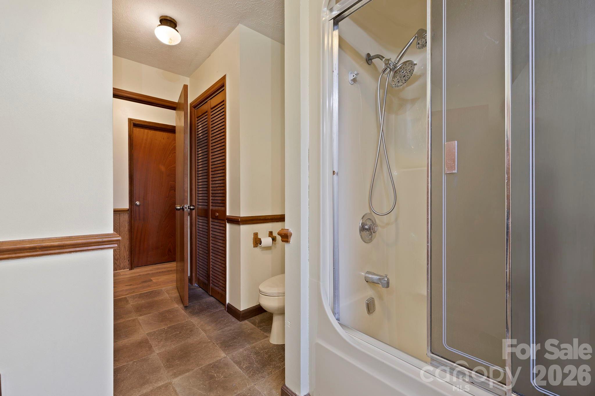 40 Country Bear Lane — Flat Rock