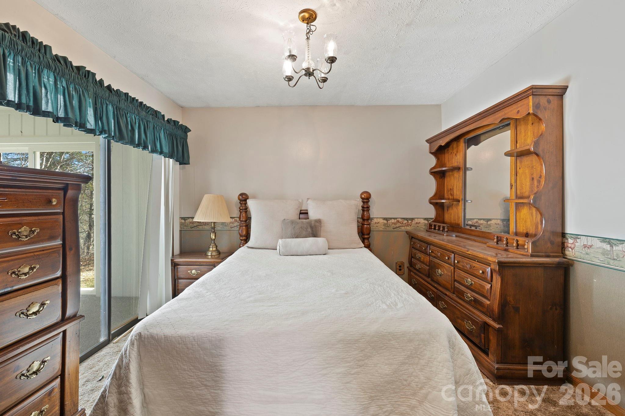 40 Country Bear Lane — Flat Rock