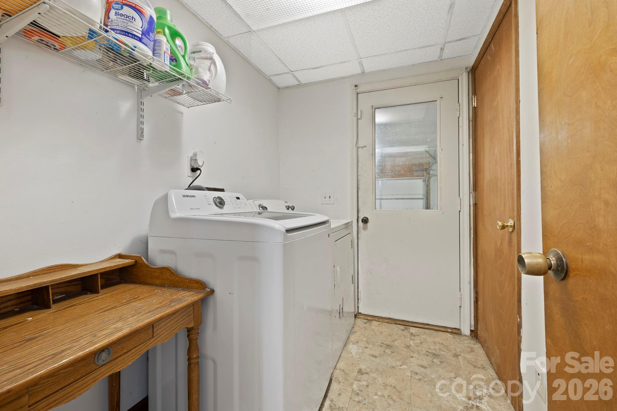 40 Country Bear Lane — Flat Rock