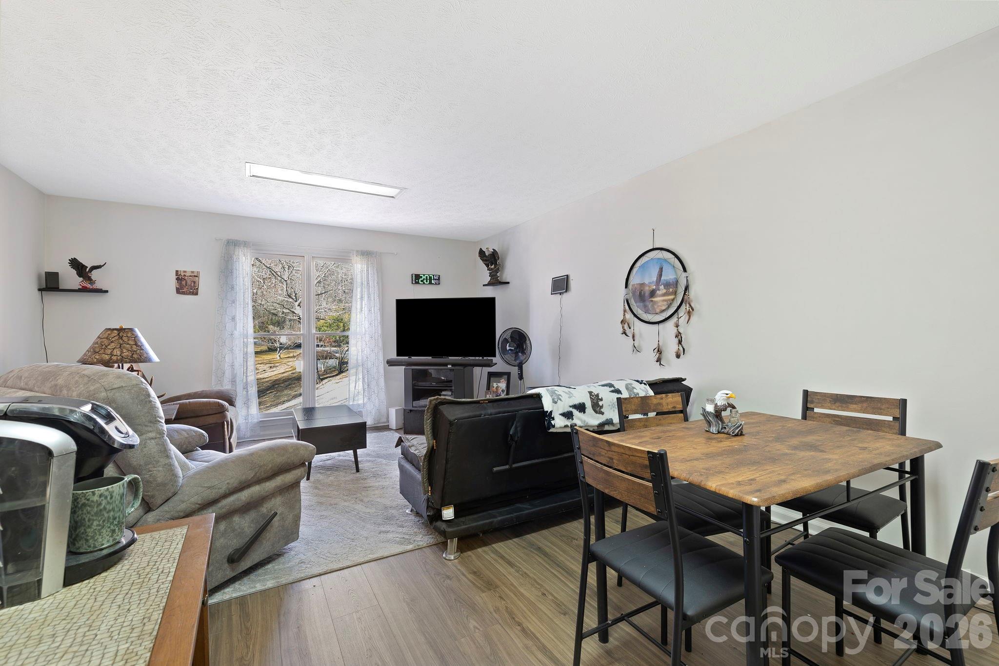 40 Country Bear Lane — Flat Rock