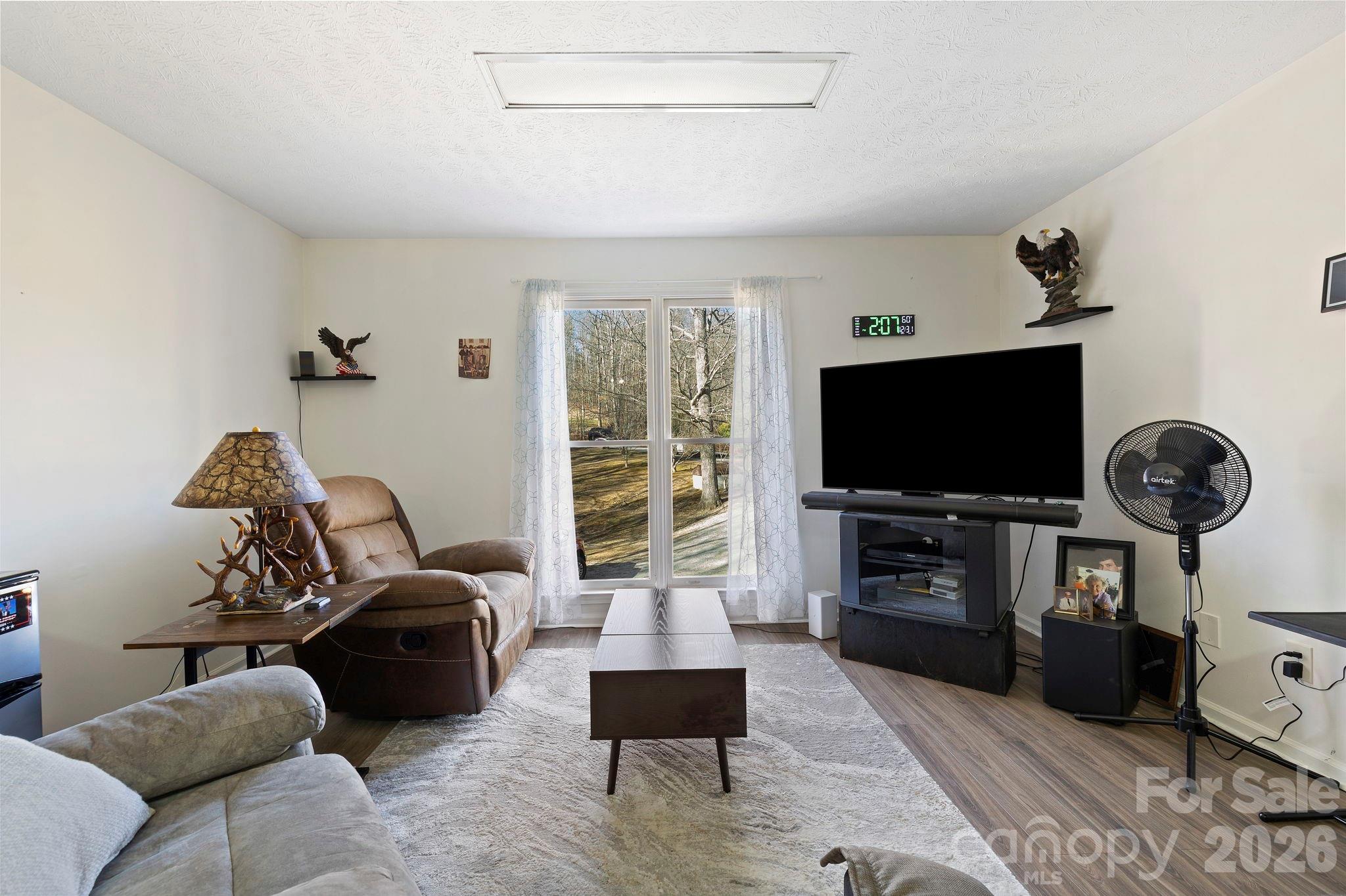 40 Country Bear Lane — Flat Rock