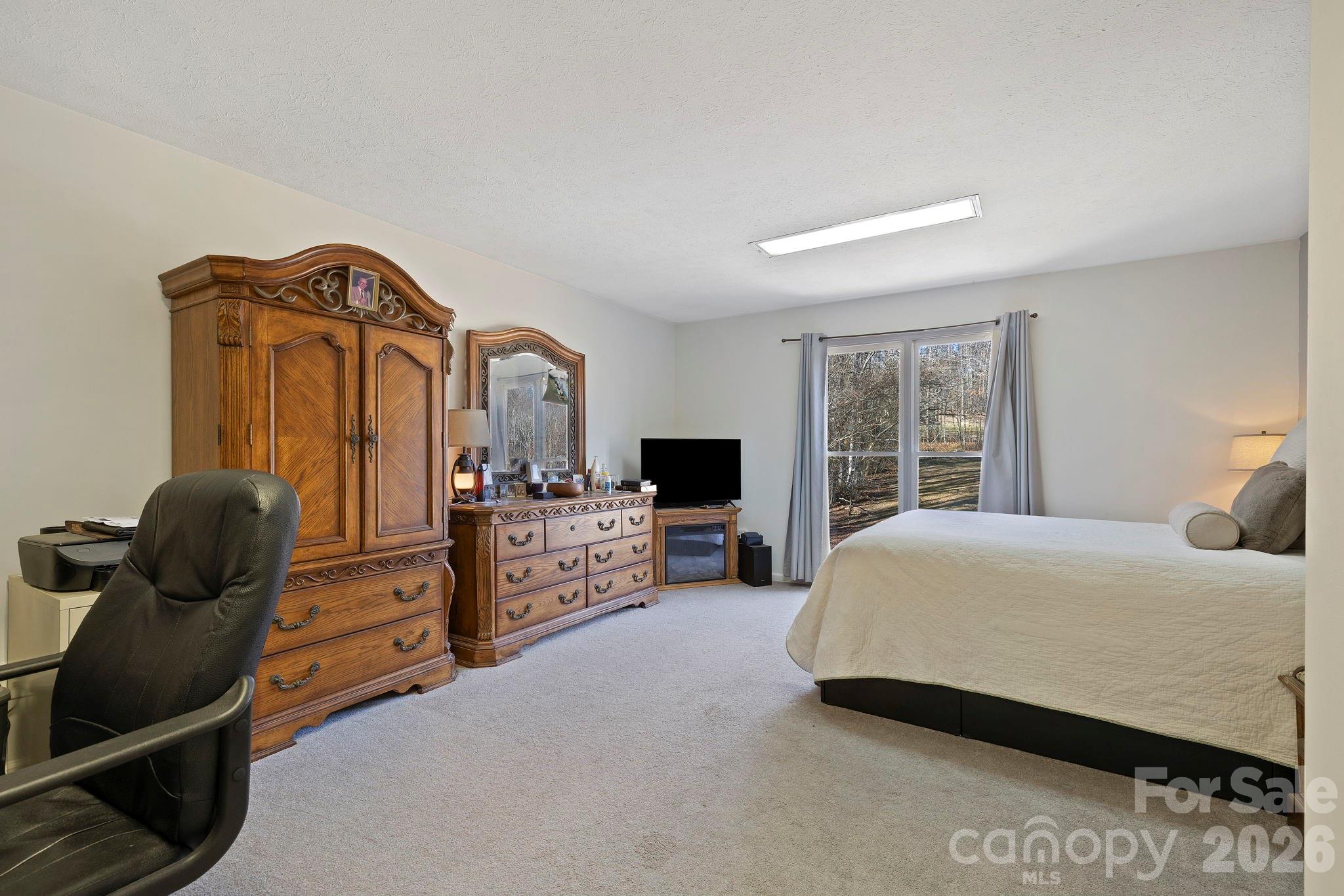 40 Country Bear Lane — Flat Rock