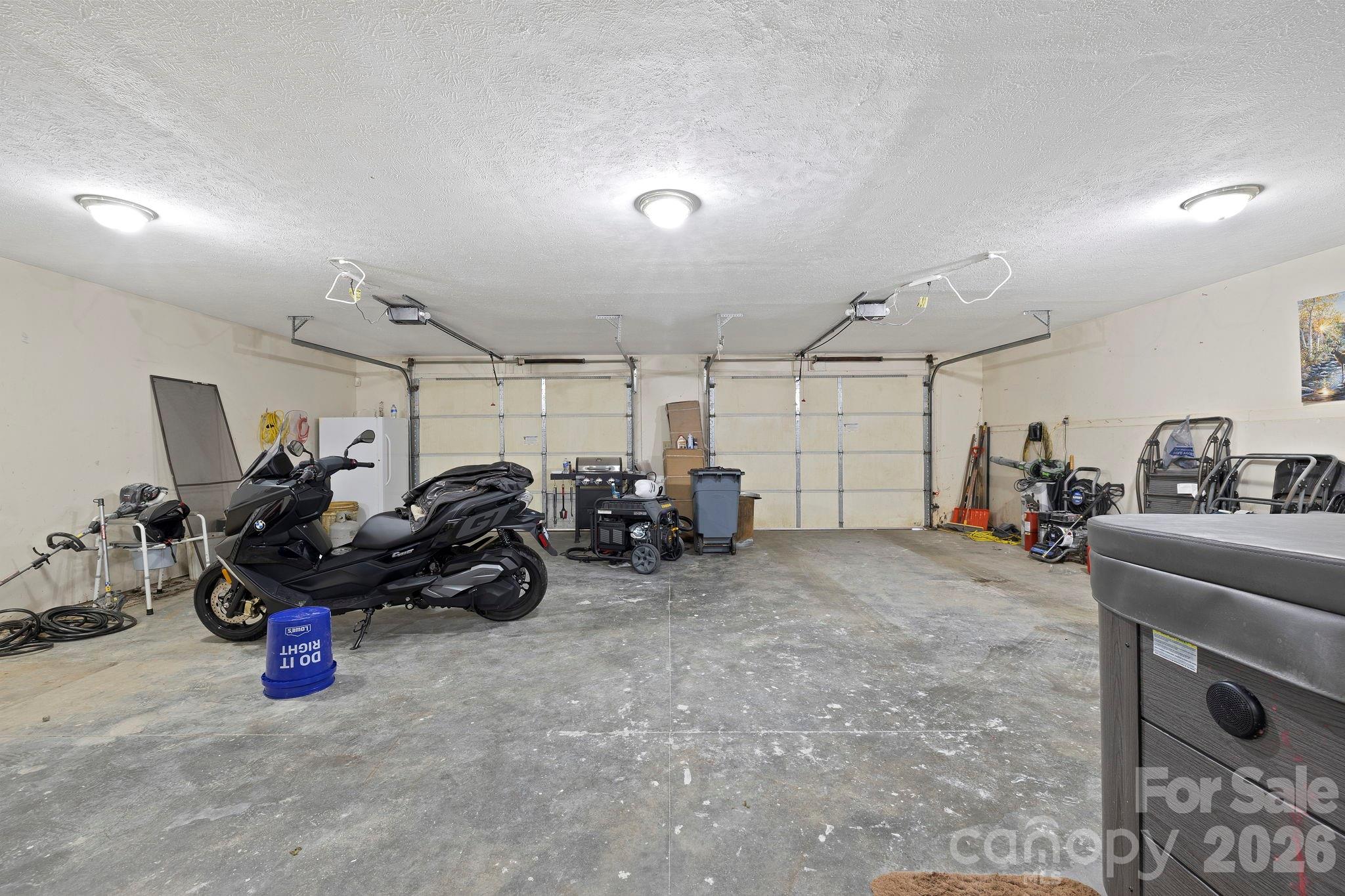 40 Country Bear Lane — Flat Rock