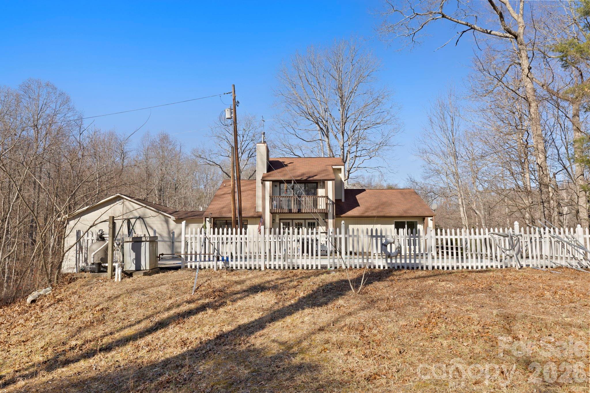 40 Country Bear Lane — Flat Rock