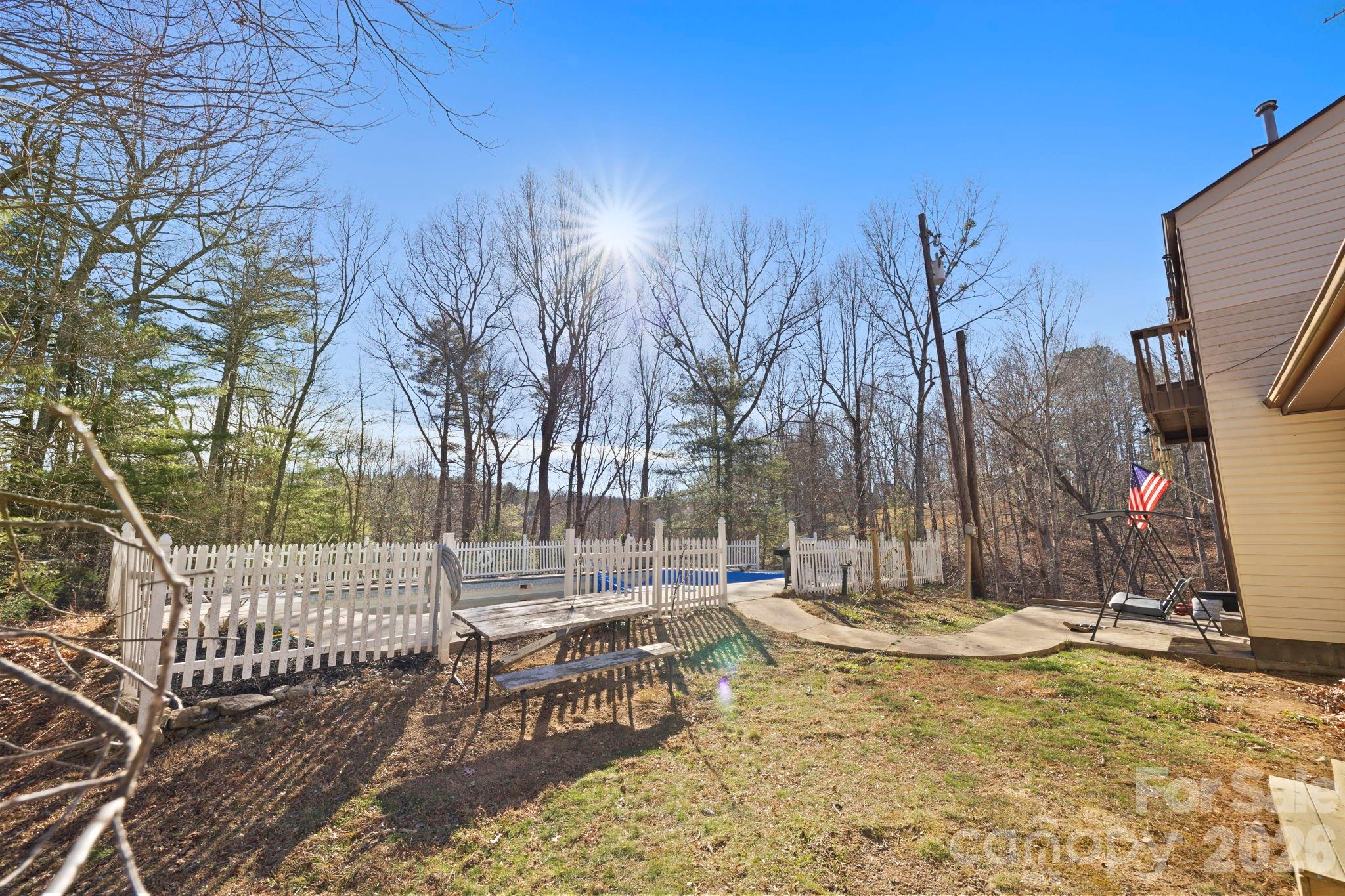 40 Country Bear Lane — Flat Rock