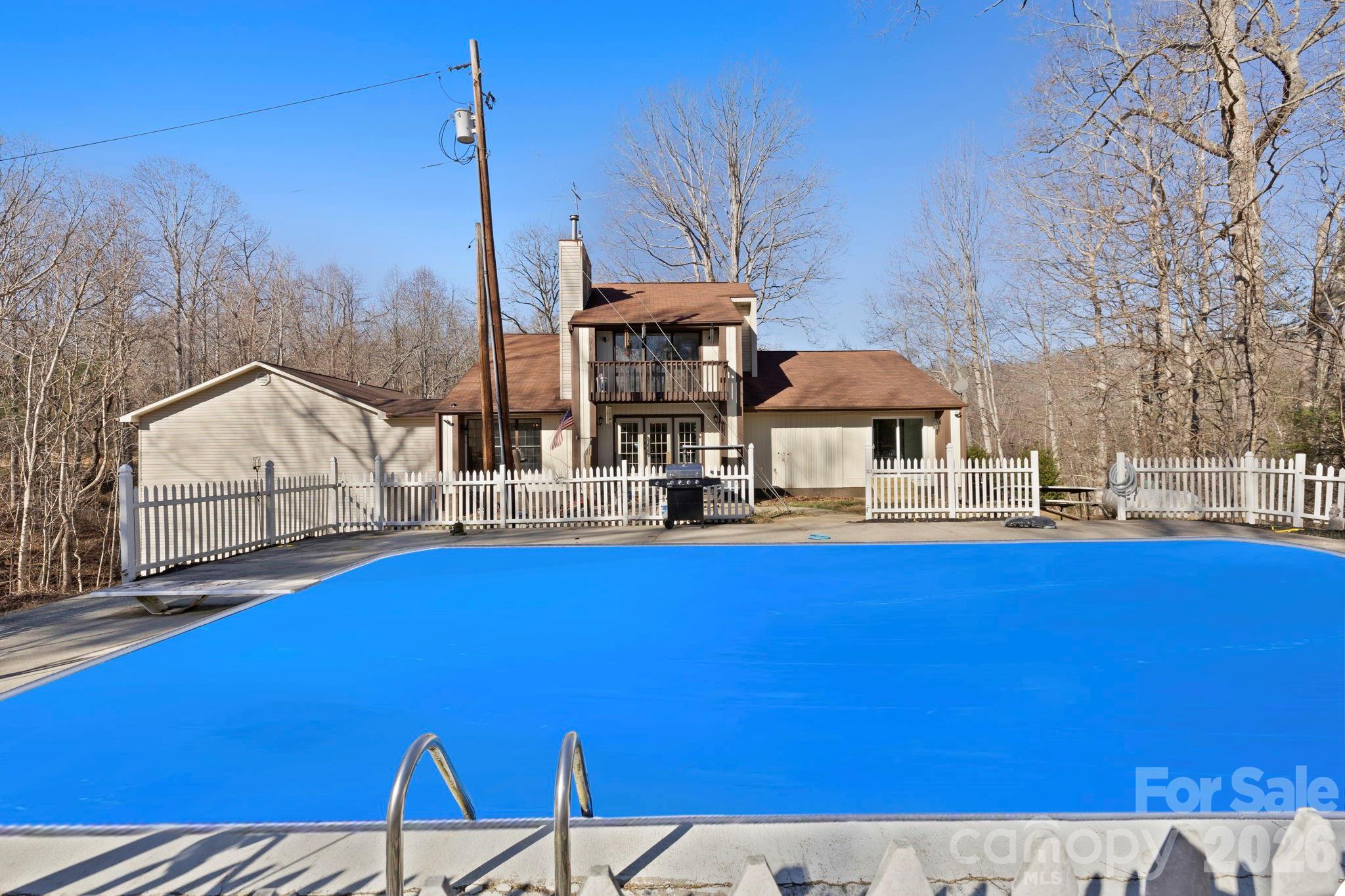 40 Country Bear Lane — Flat Rock