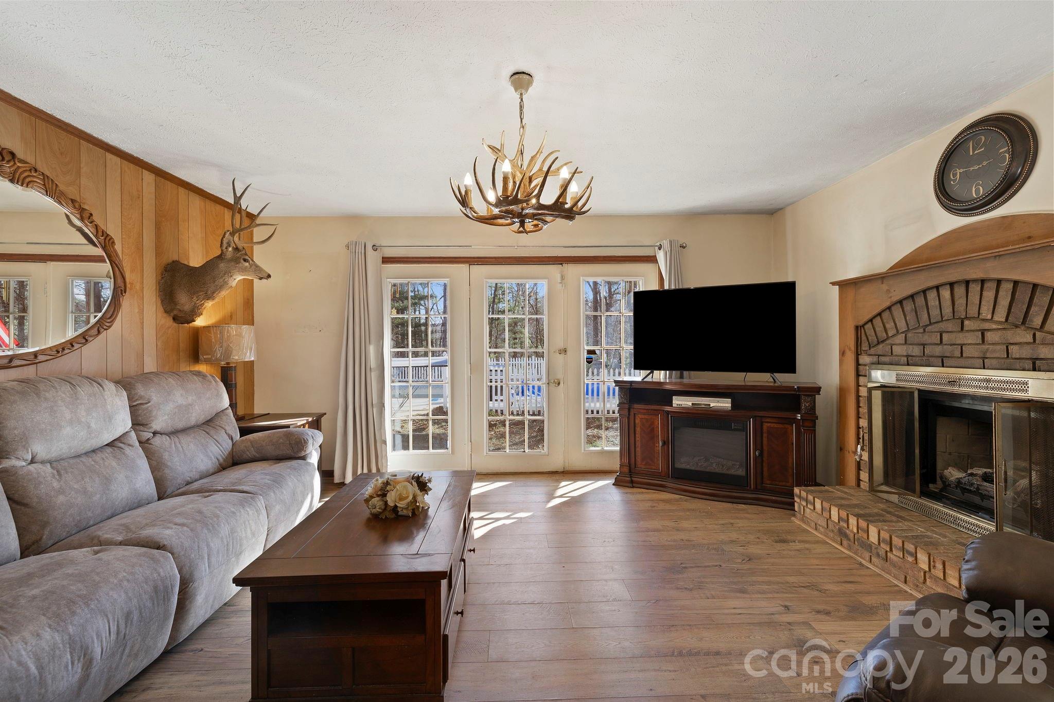 40 Country Bear Lane — Flat Rock