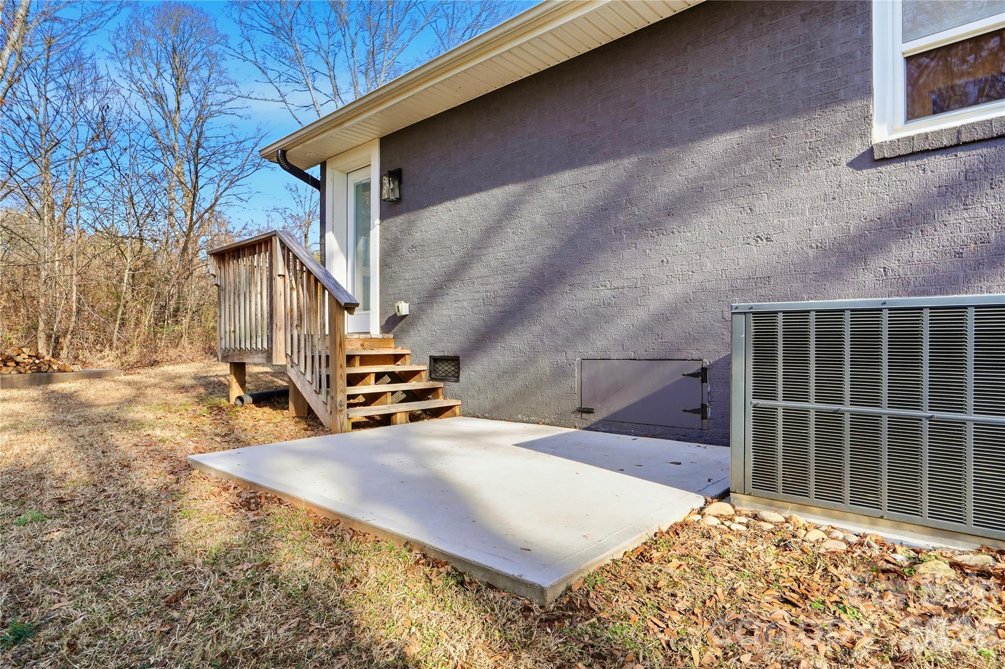 7172 Old Plank Road — Stanley