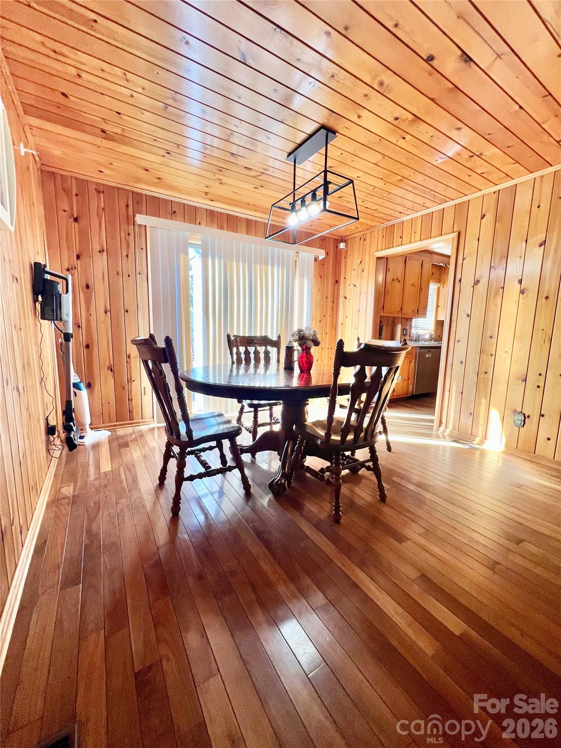 100 Steffey Lane — Taylorsville