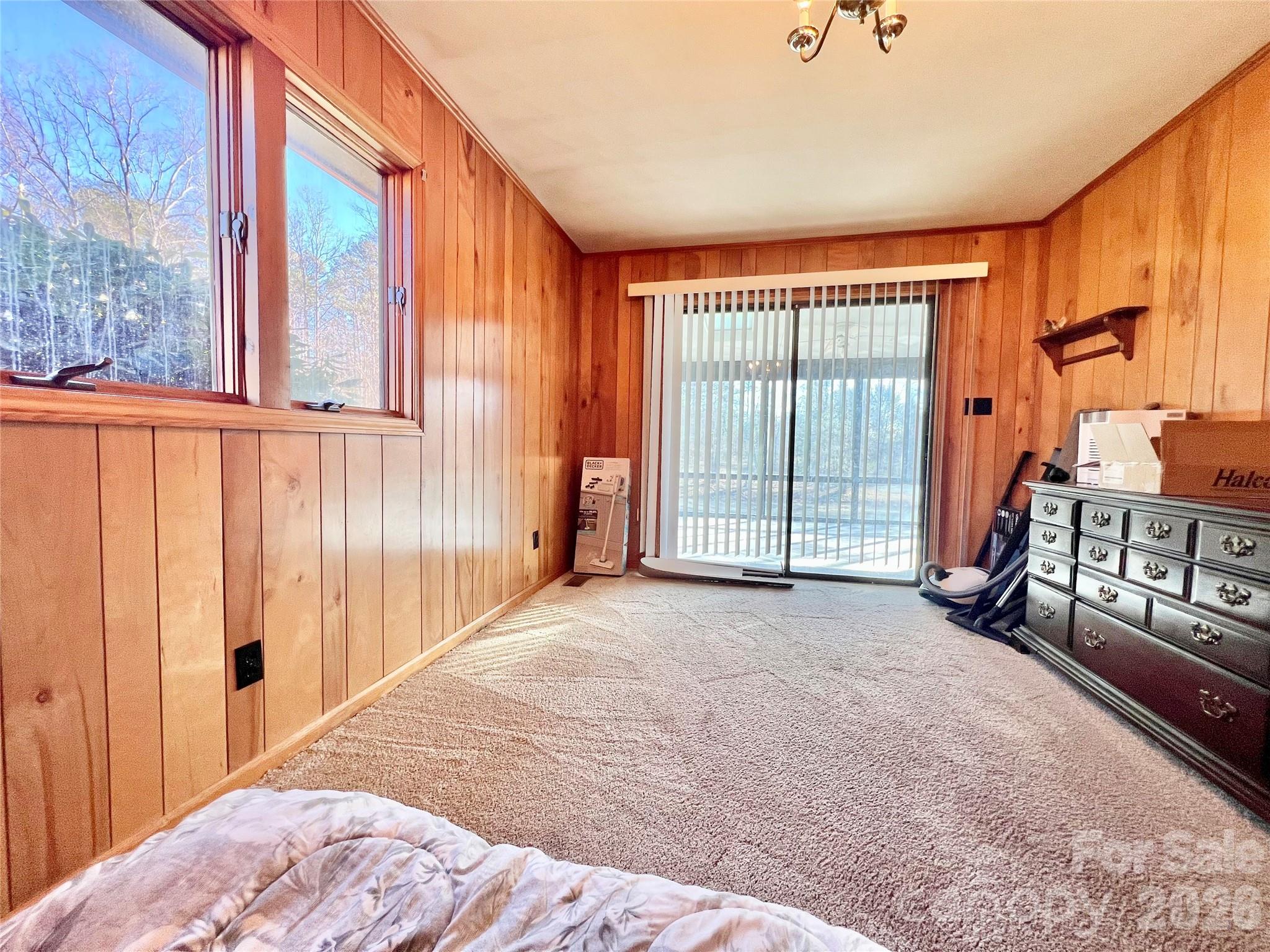 100 Steffey Lane — Taylorsville