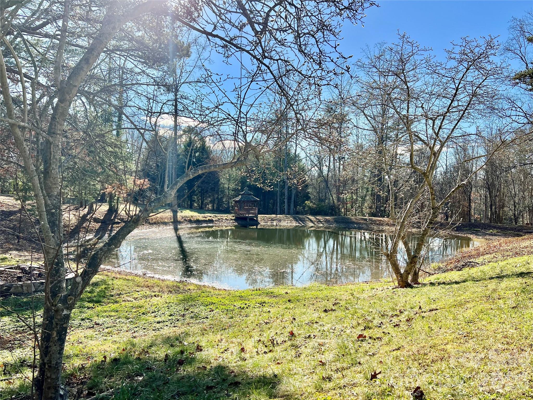 100 Steffey Lane — Taylorsville