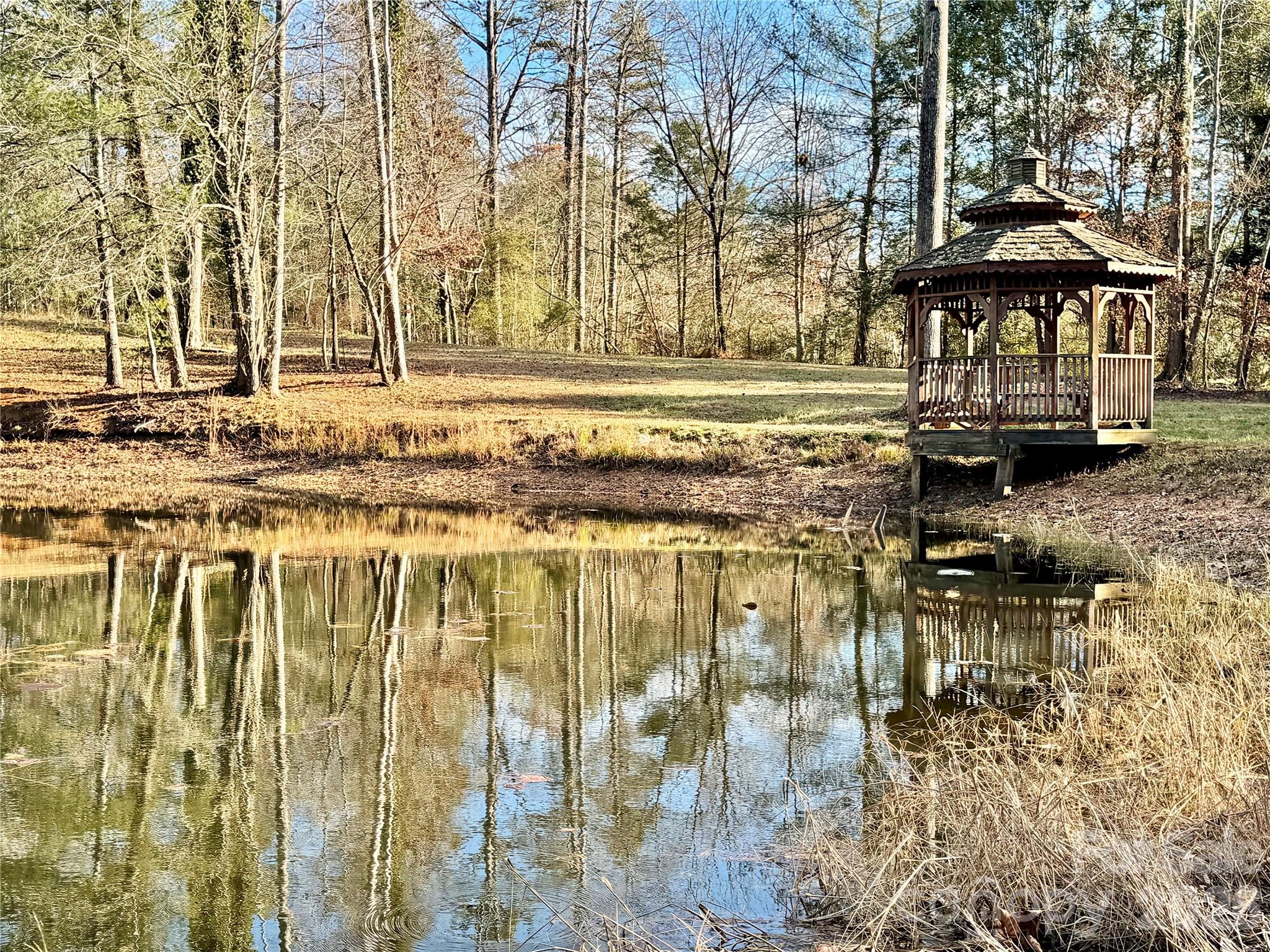 100 Steffey Lane — Taylorsville