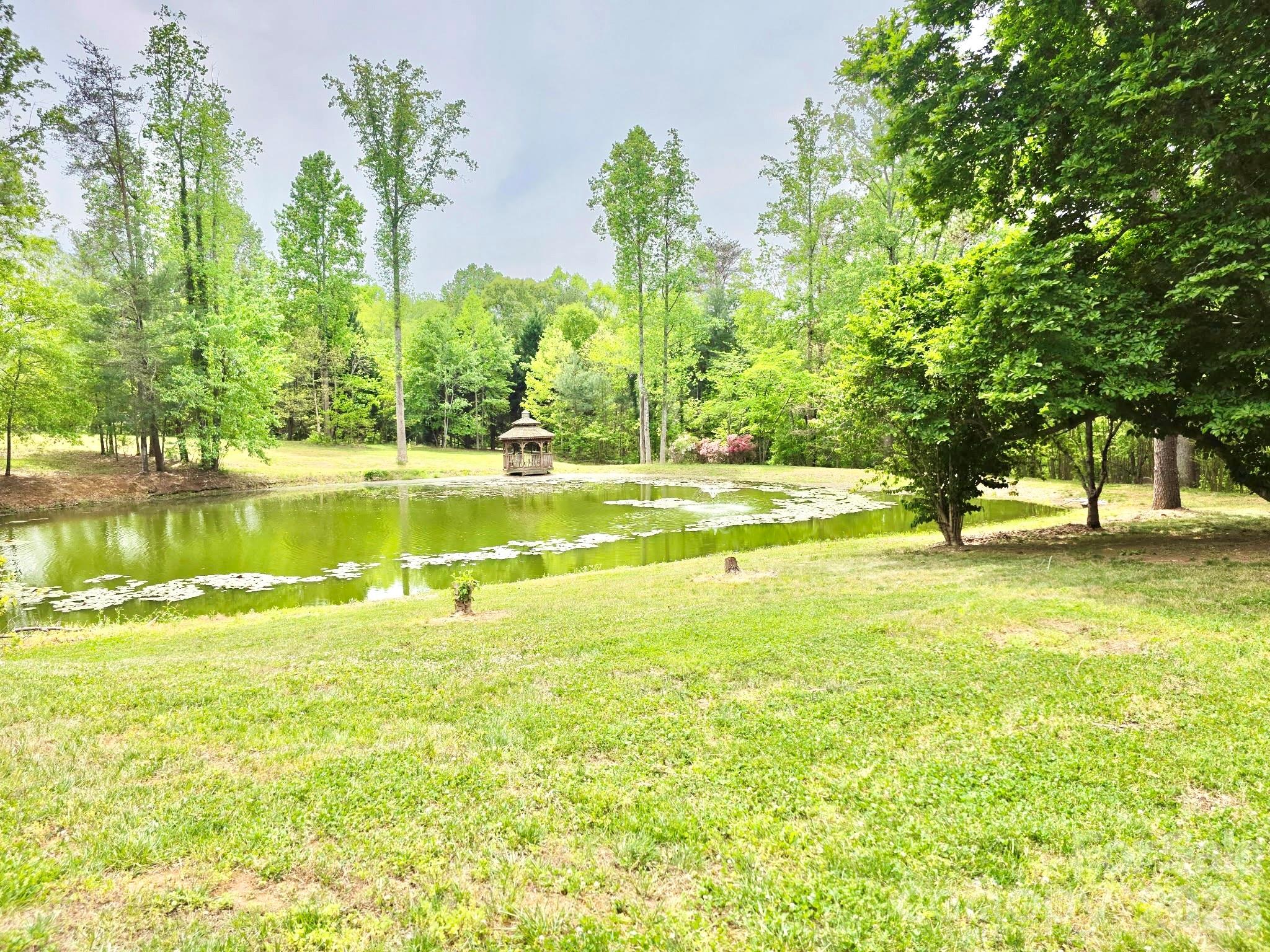 100 Steffey Lane — Taylorsville