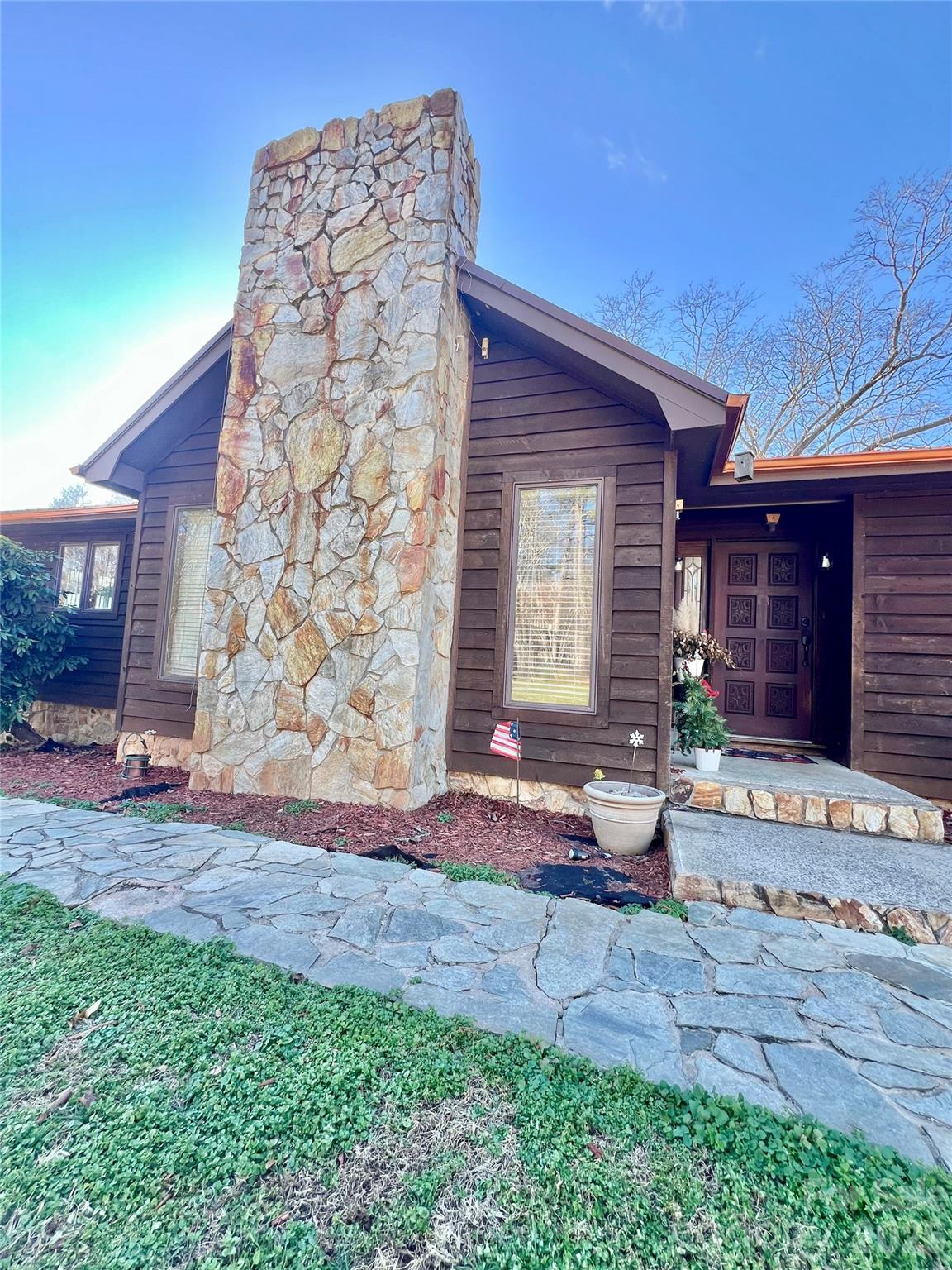 100 Steffey Lane — Taylorsville