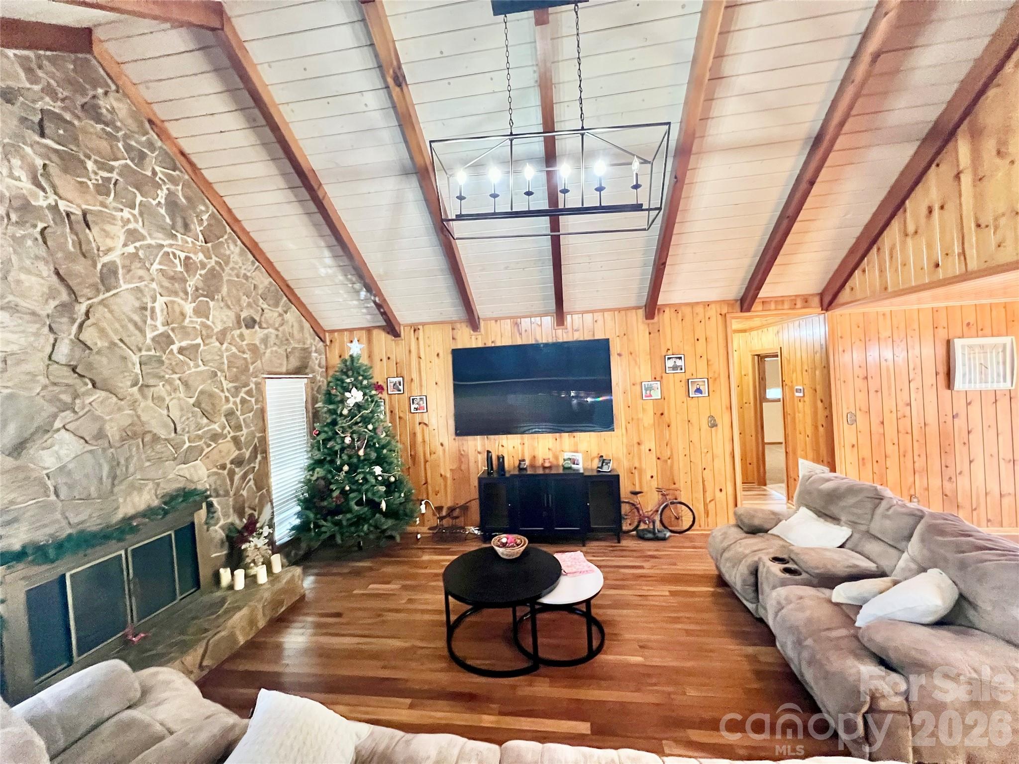 100 Steffey Lane — Taylorsville
