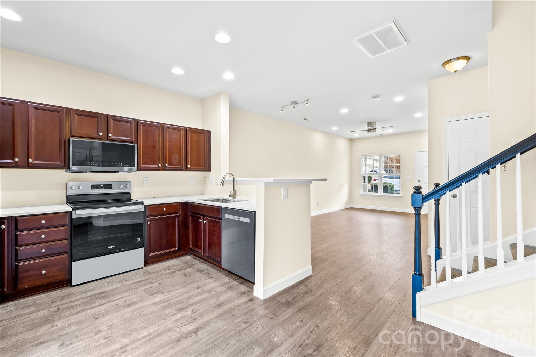 15558 Stronvar House Lane — Charlotte
