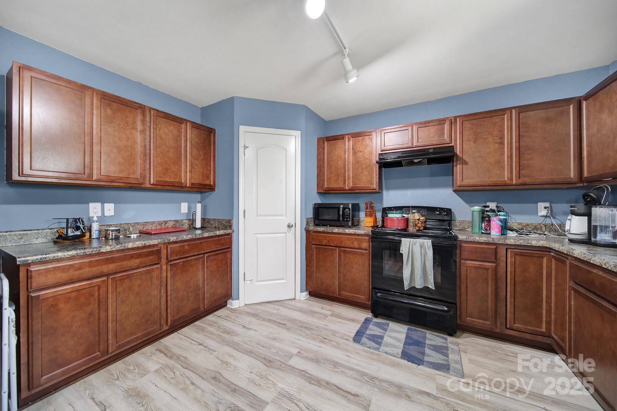 1708 Millwood Road — Lancaster