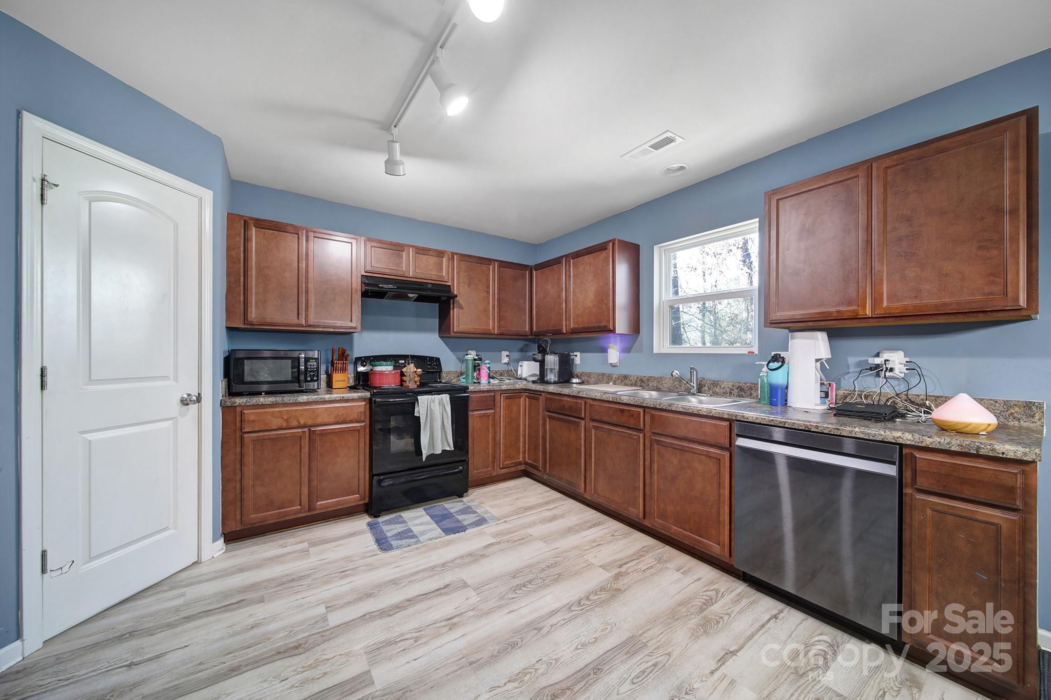1708 Millwood Road — Lancaster