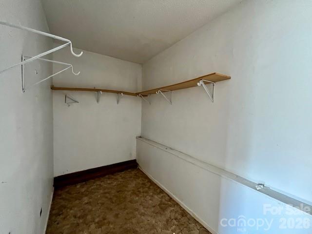 97 Oakland Drive — Burnsville