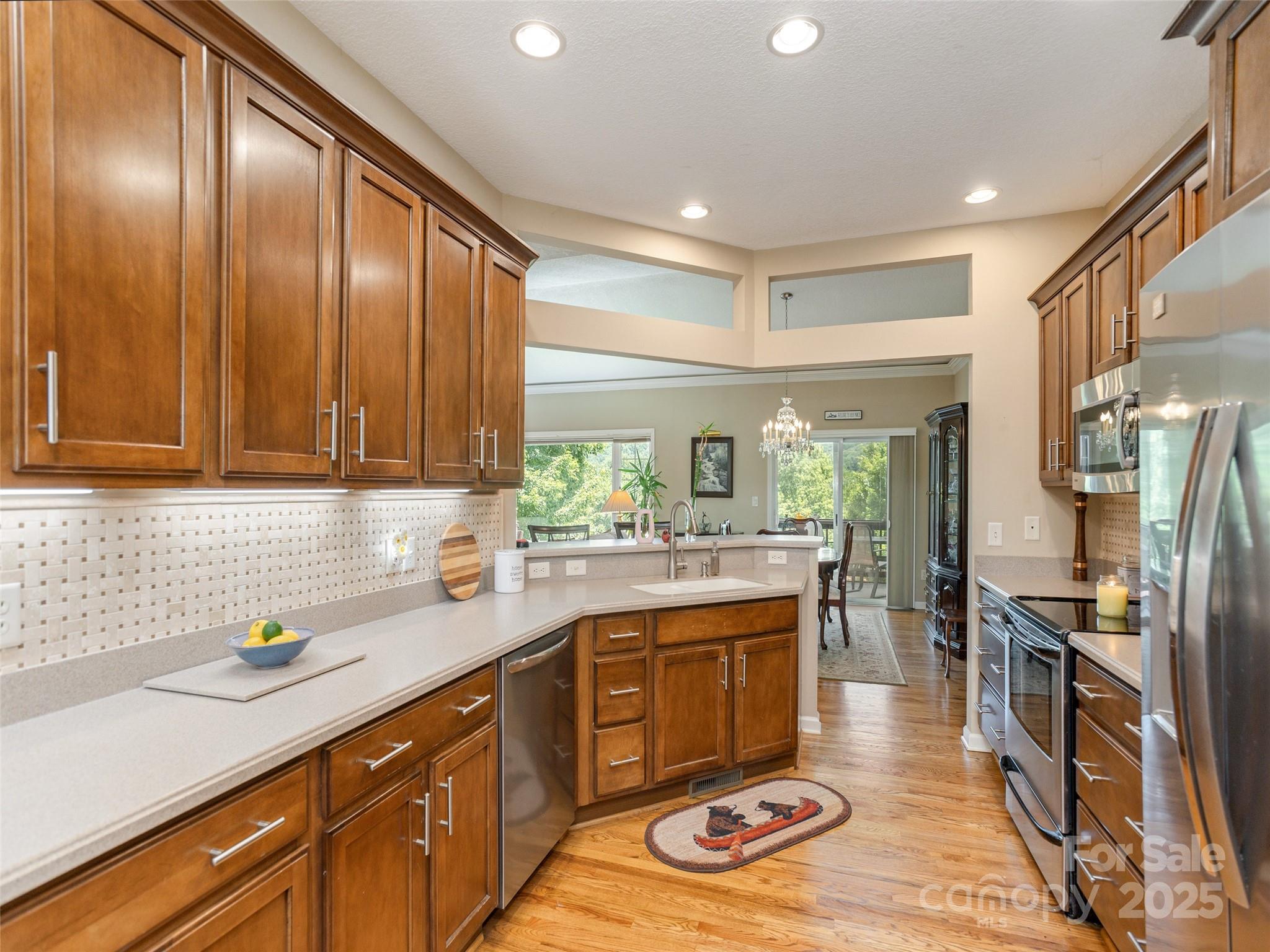 31 Headwater Drive — Hendersonville