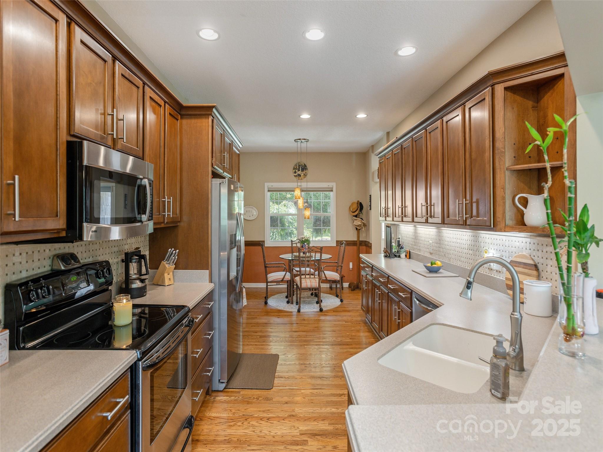 31 Headwater Drive — Hendersonville
