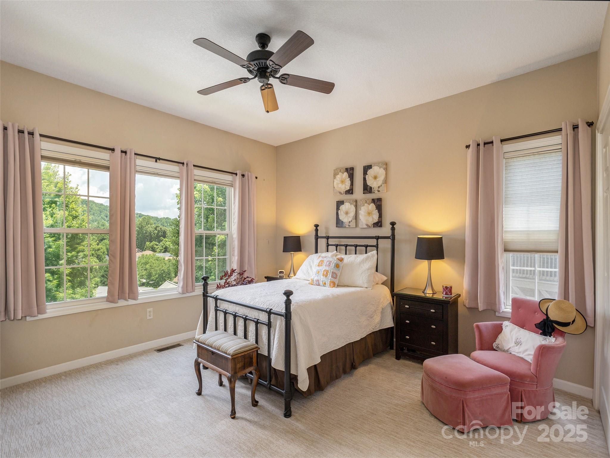 31 Headwater Drive — Hendersonville