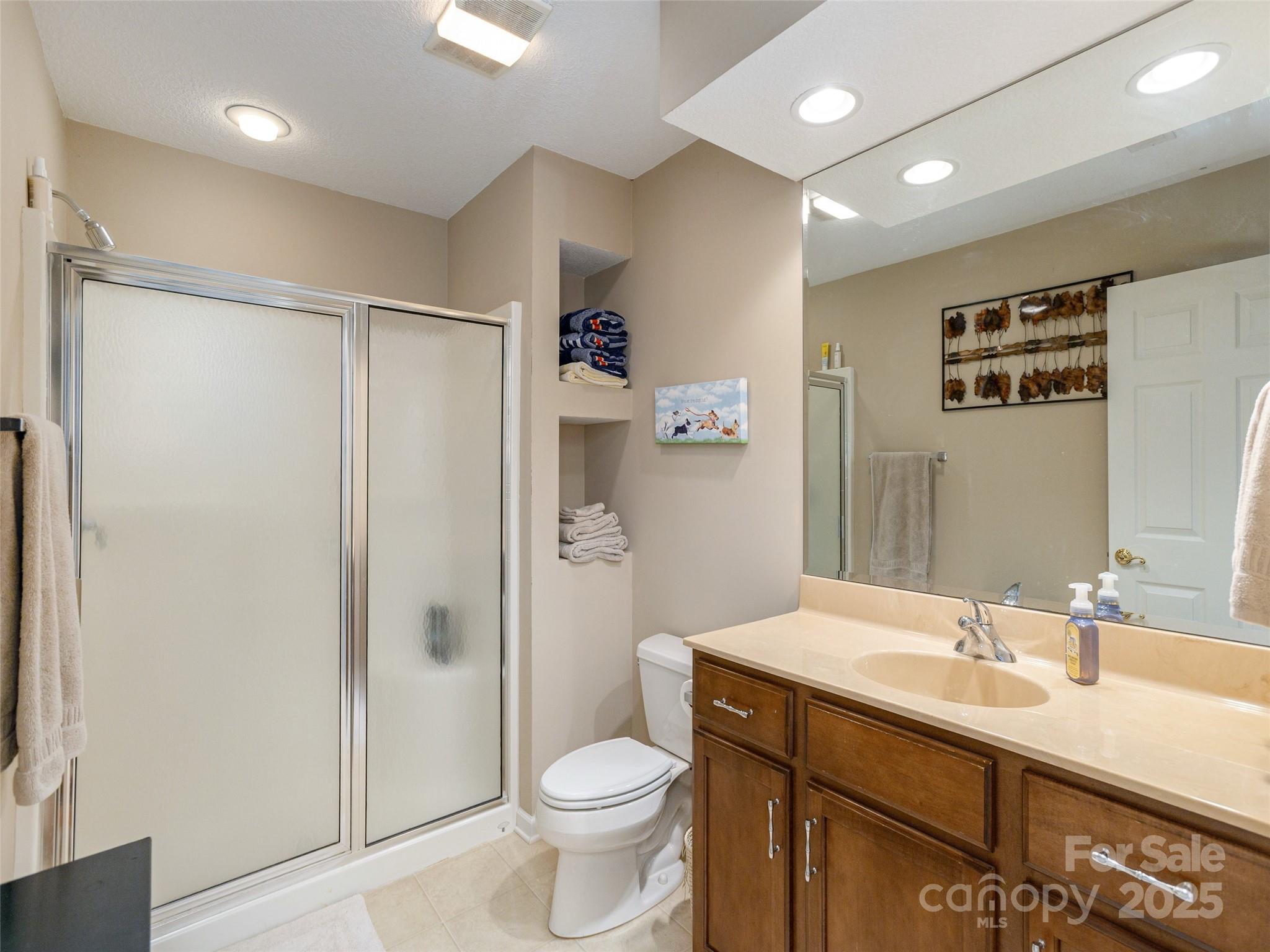 31 Headwater Drive — Hendersonville