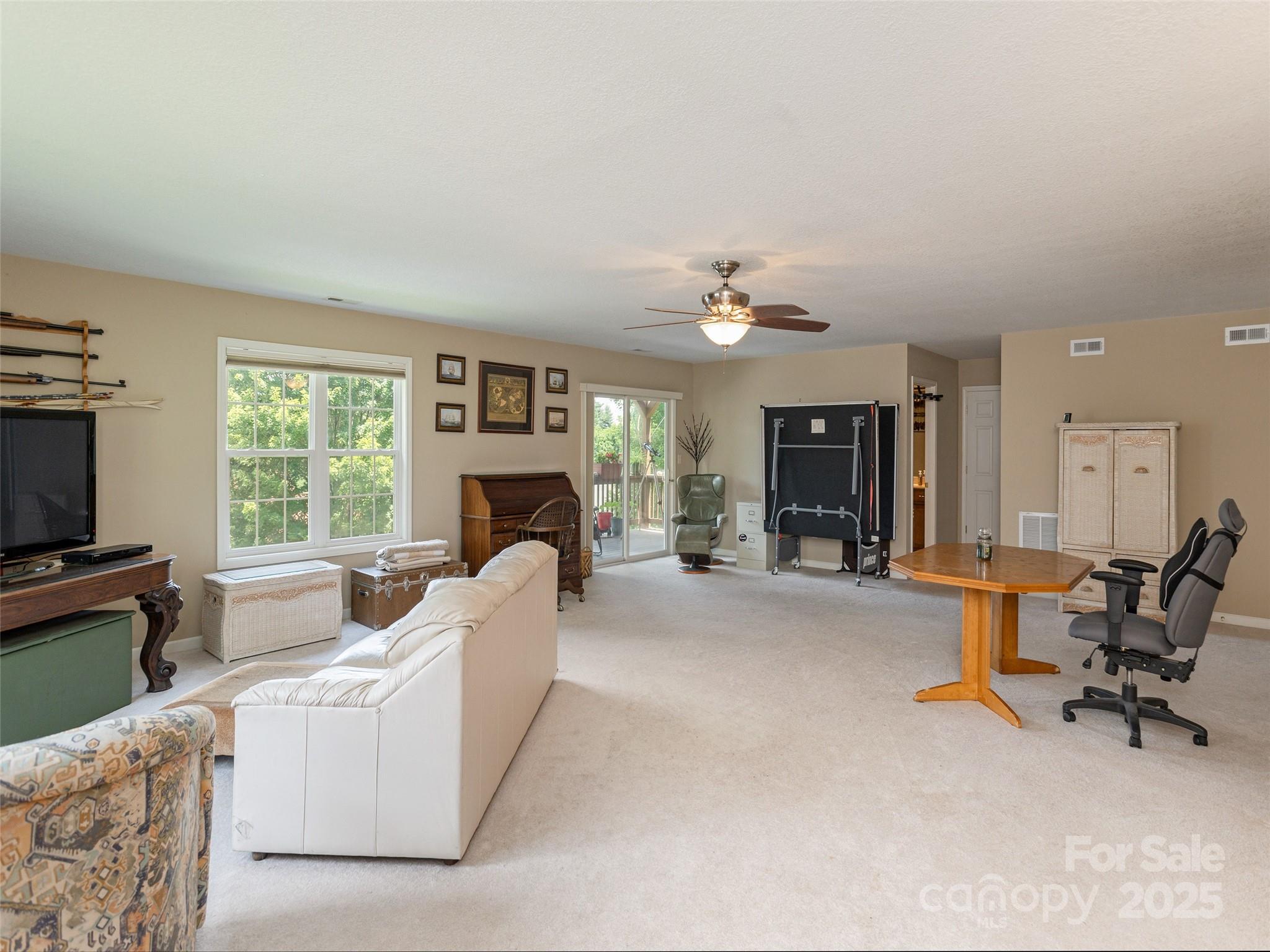 31 Headwater Drive — Hendersonville