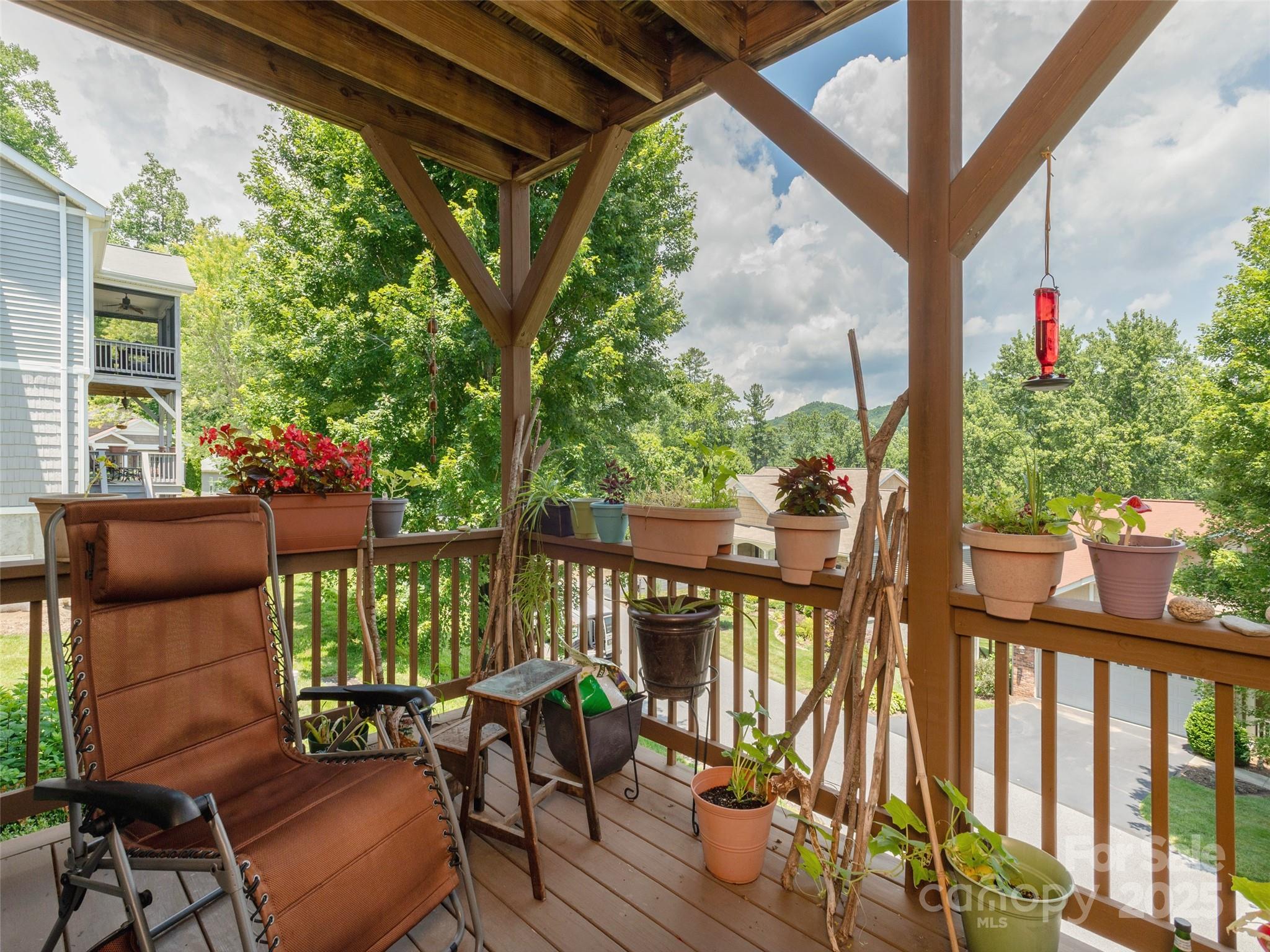 31 Headwater Drive — Hendersonville