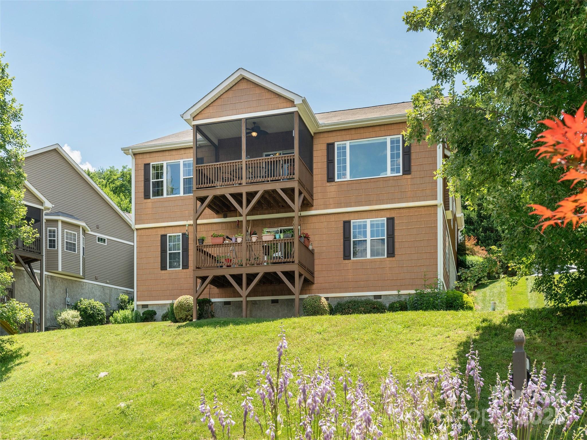 31 Headwater Drive — Hendersonville