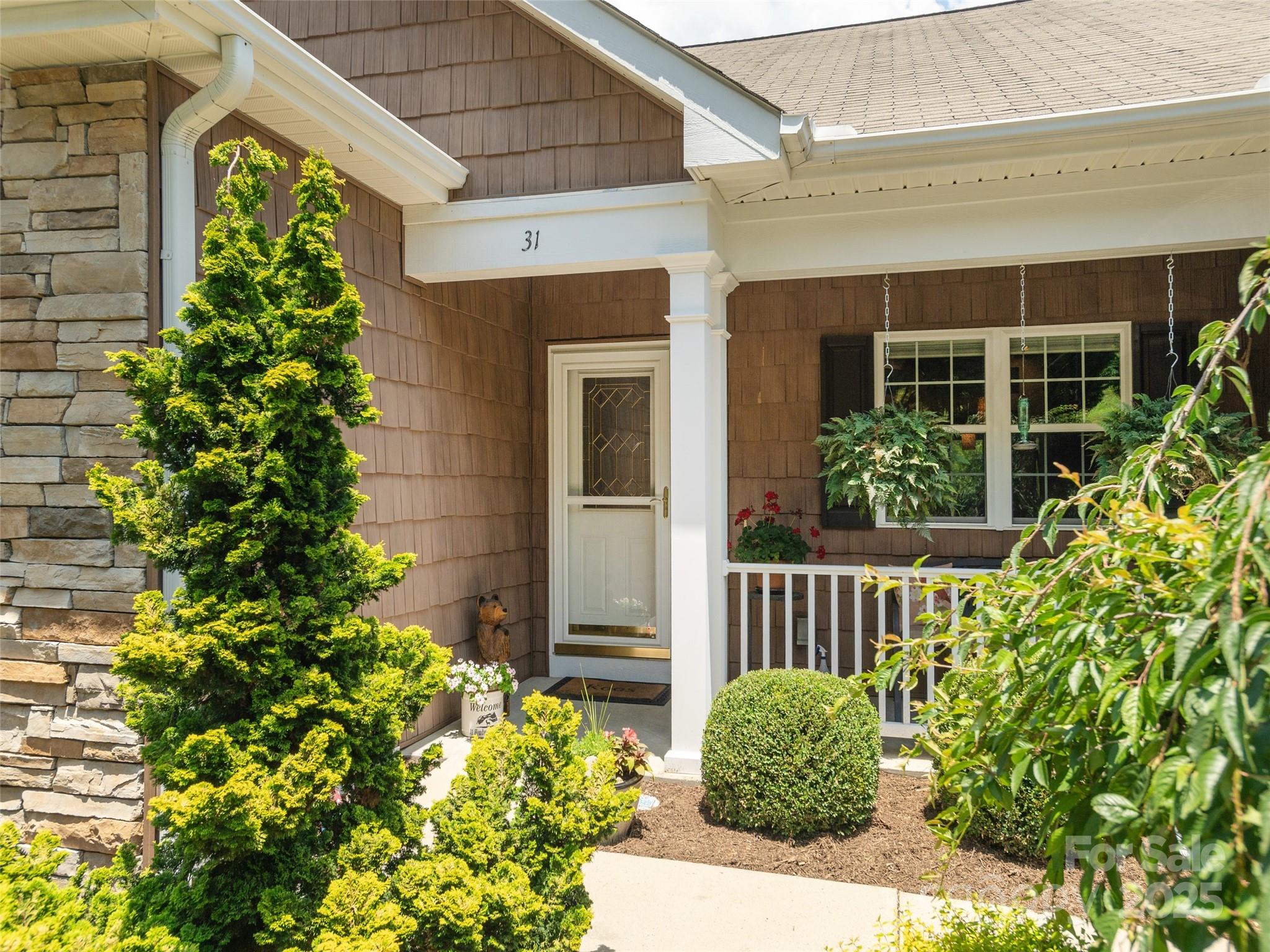 31 Headwater Drive — Hendersonville