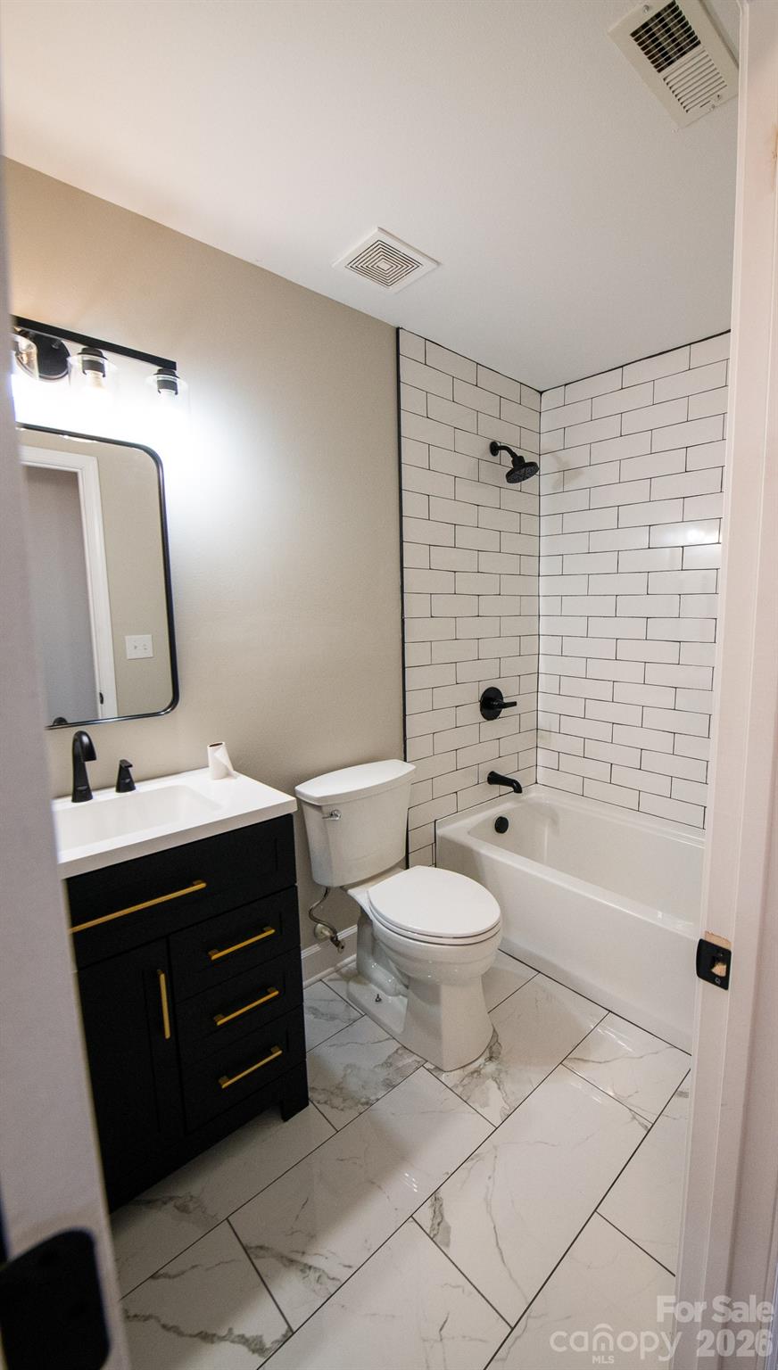 11055 Thousand Oaks Drive — Huntersville