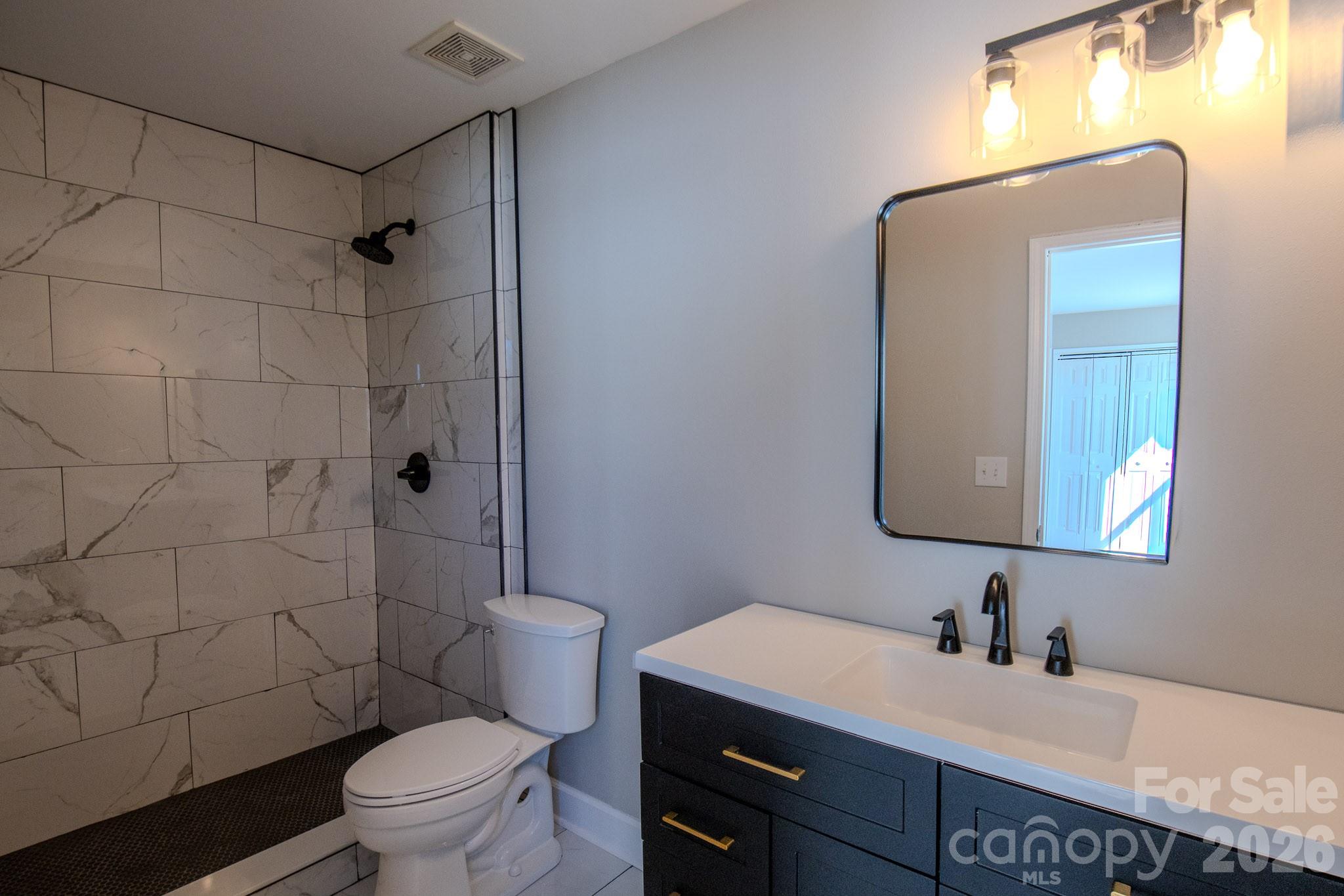11055 Thousand Oaks Drive — Huntersville