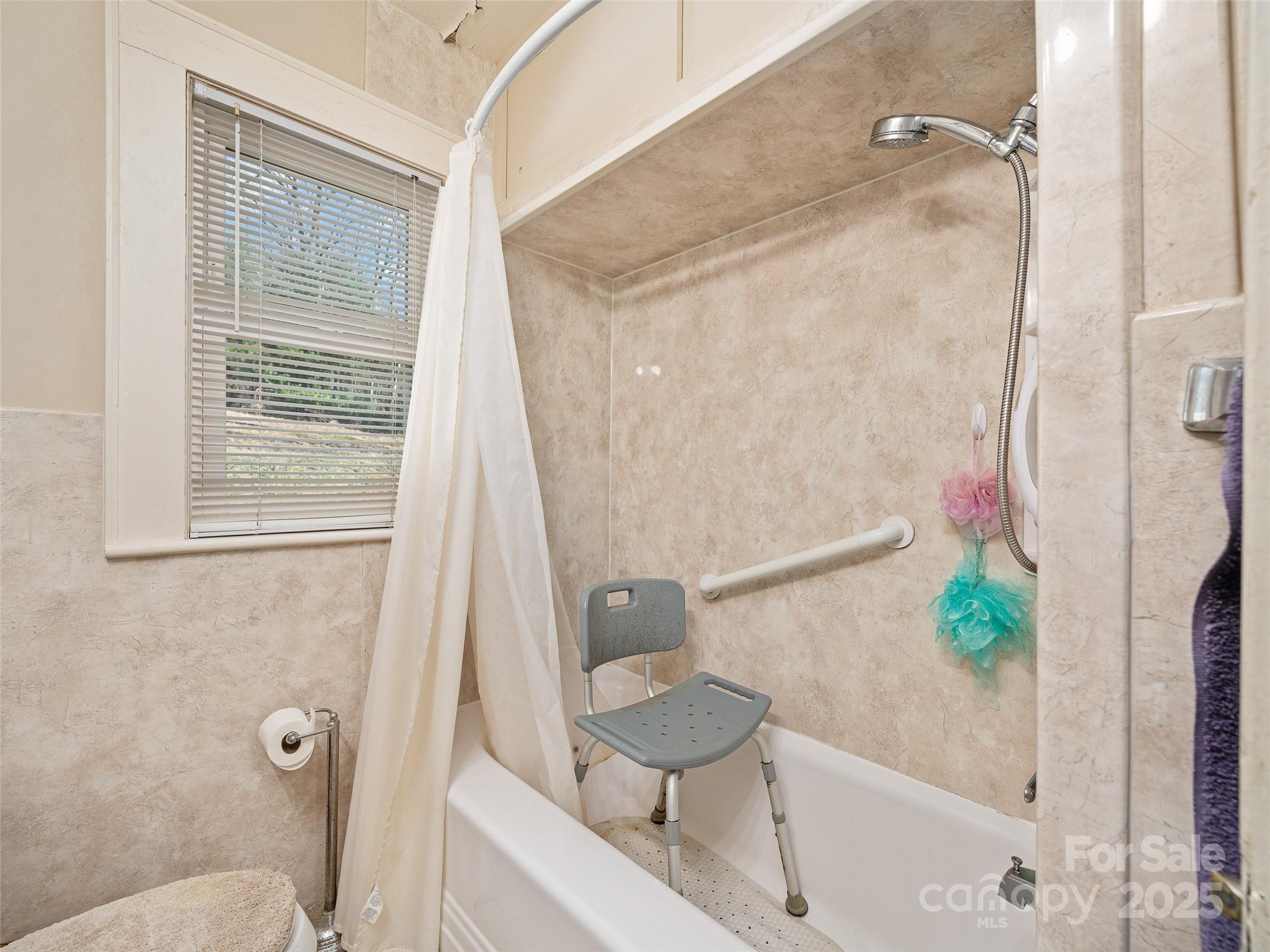 35 Smith Ridge Drive — Asheville
