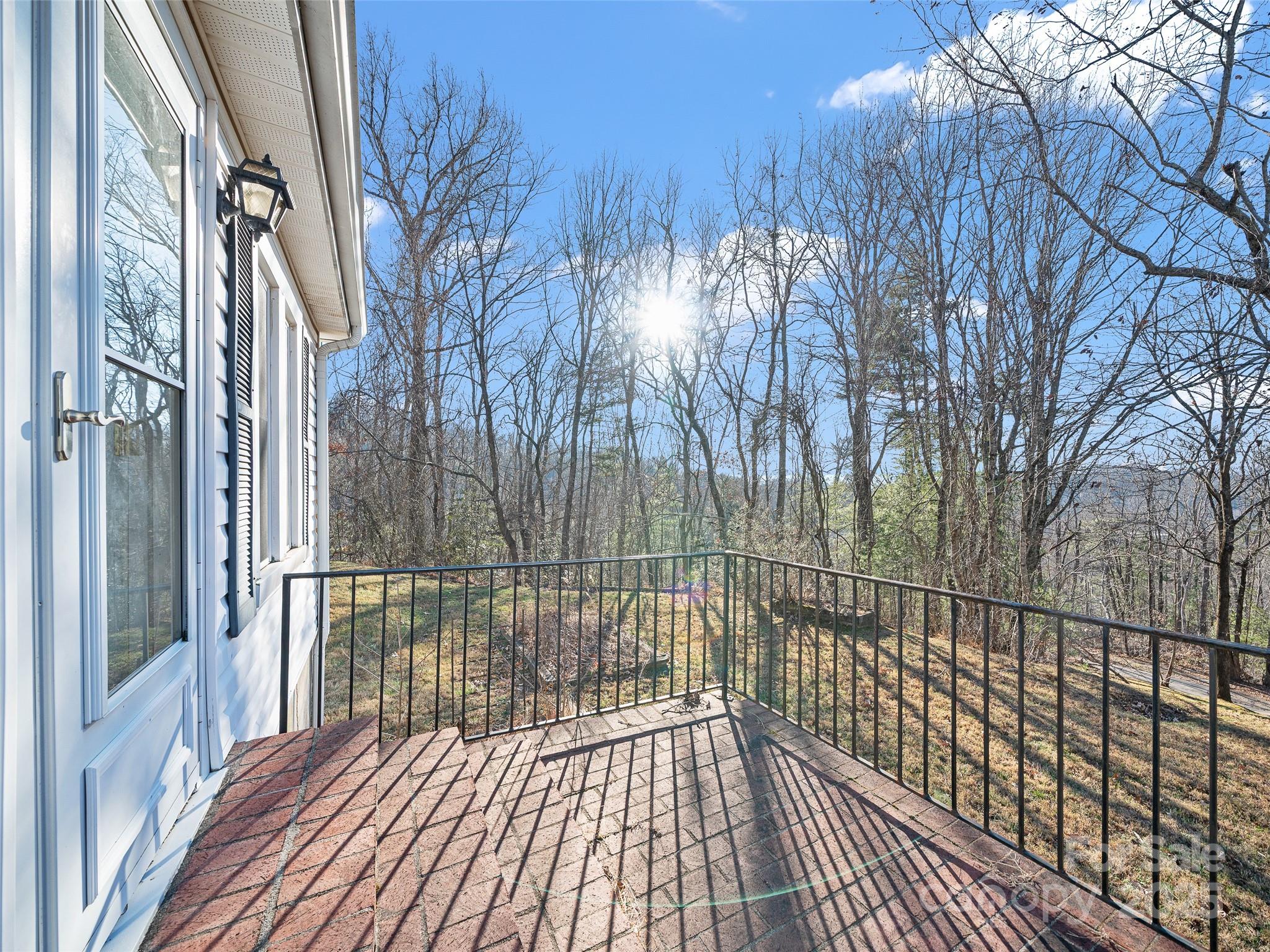 35 Smith Ridge Drive — Asheville
