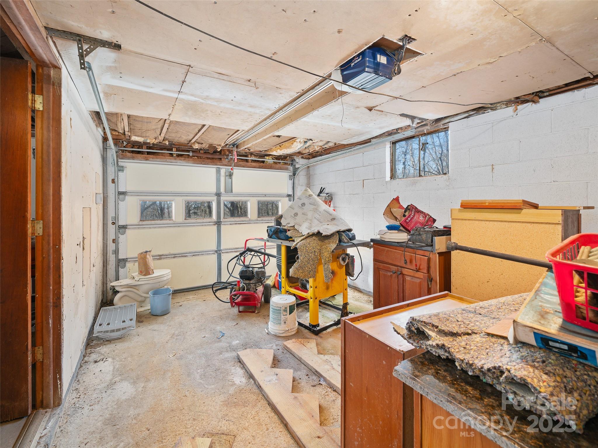 35 Smith Ridge Drive — Asheville