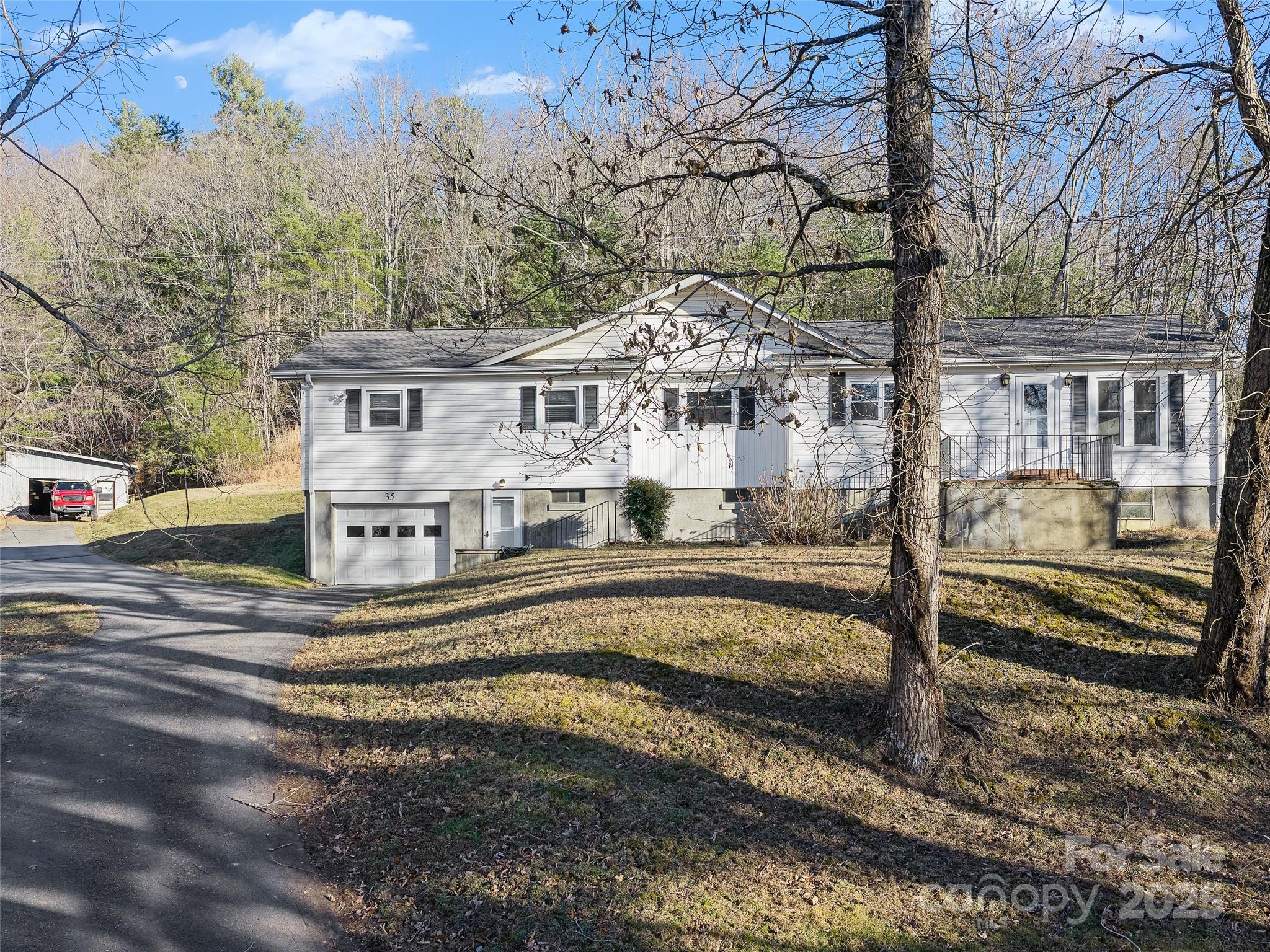 35 Smith Ridge Drive — Asheville