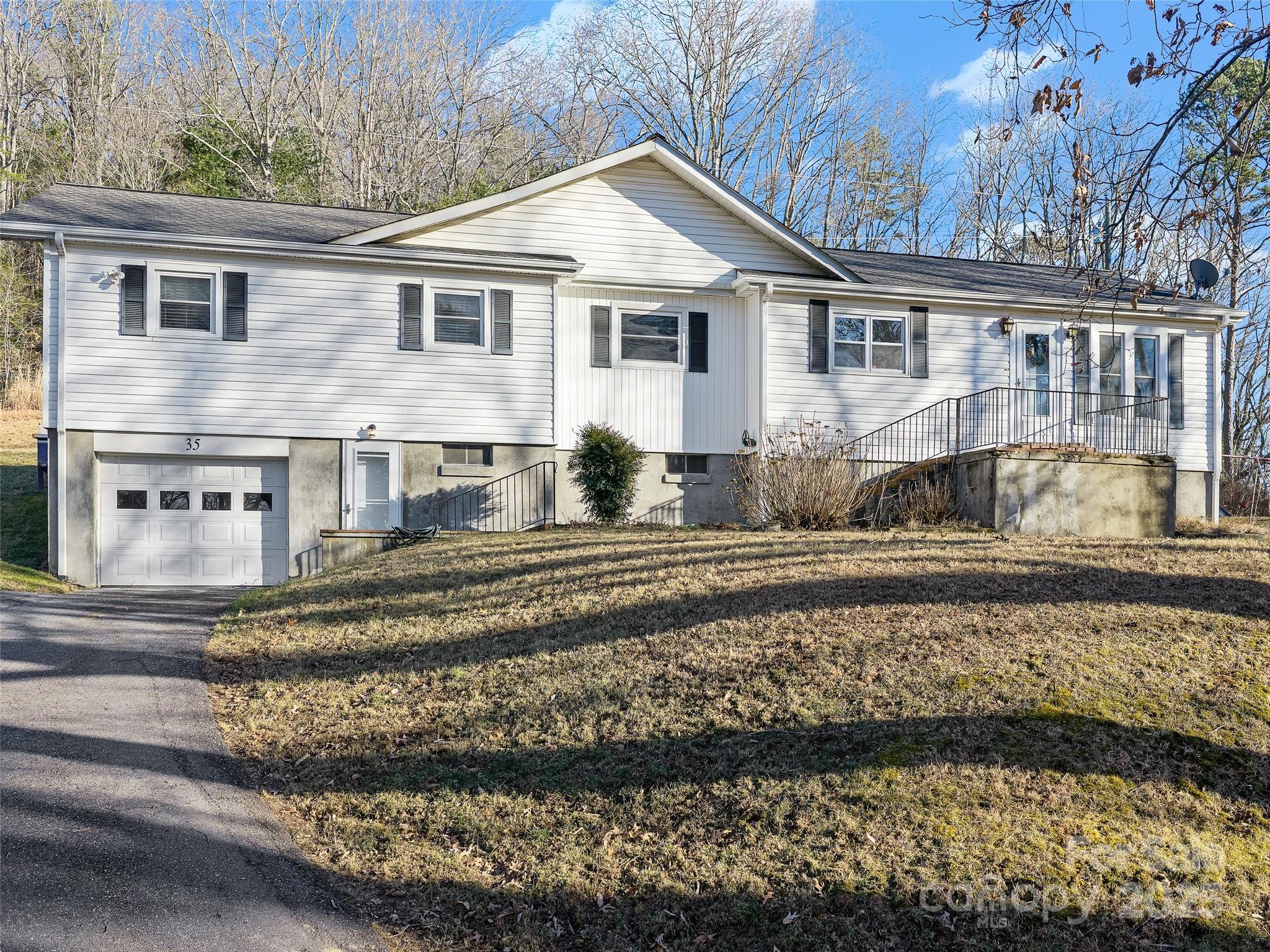 35 Smith Ridge Drive — Asheville