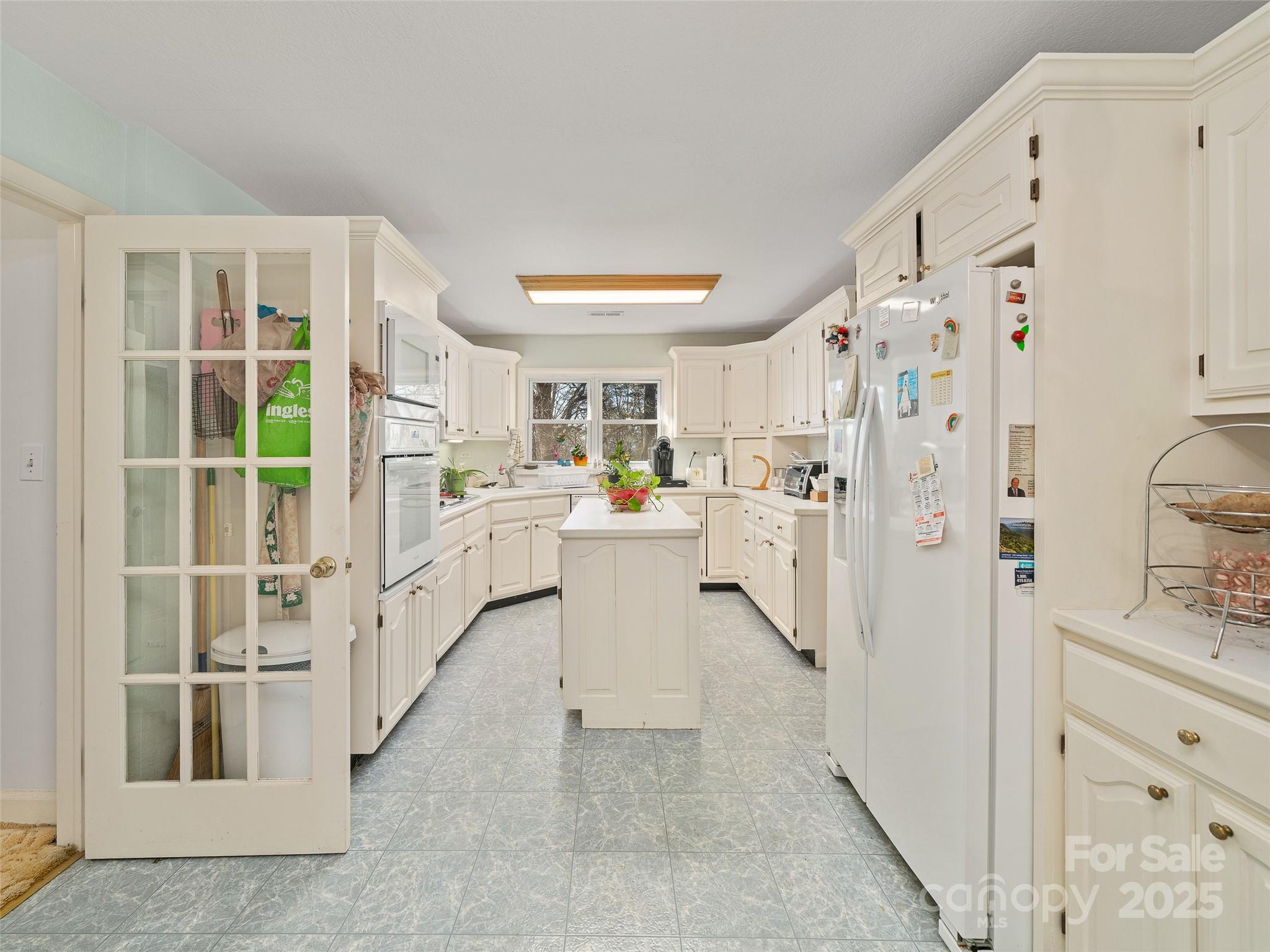 35 Smith Ridge Drive — Asheville