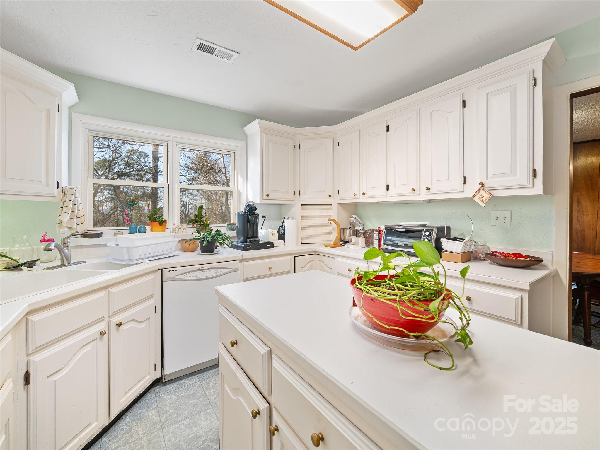 35 Smith Ridge Drive — Asheville