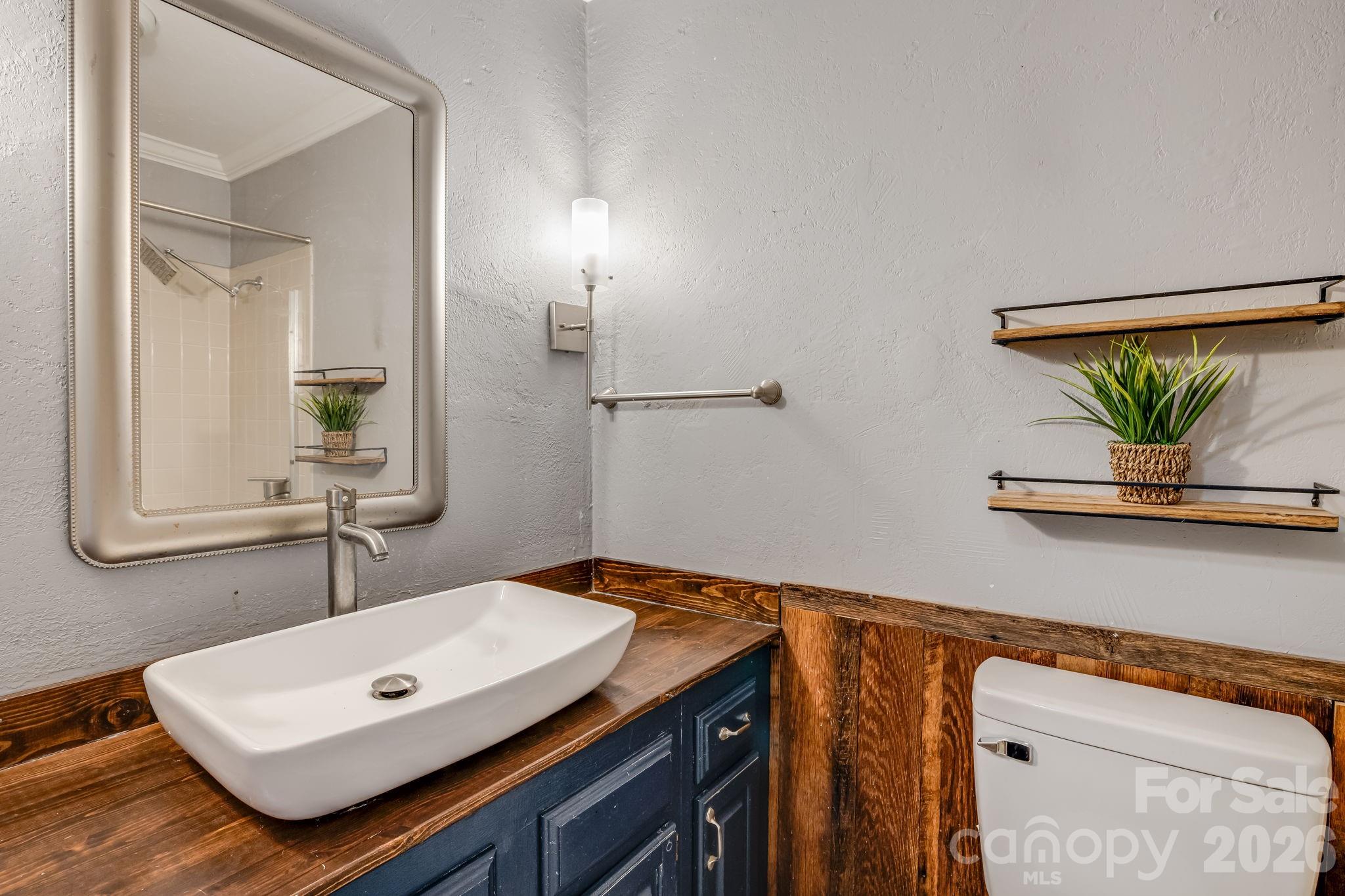 203 Davis Mountain Road — Laurel Park