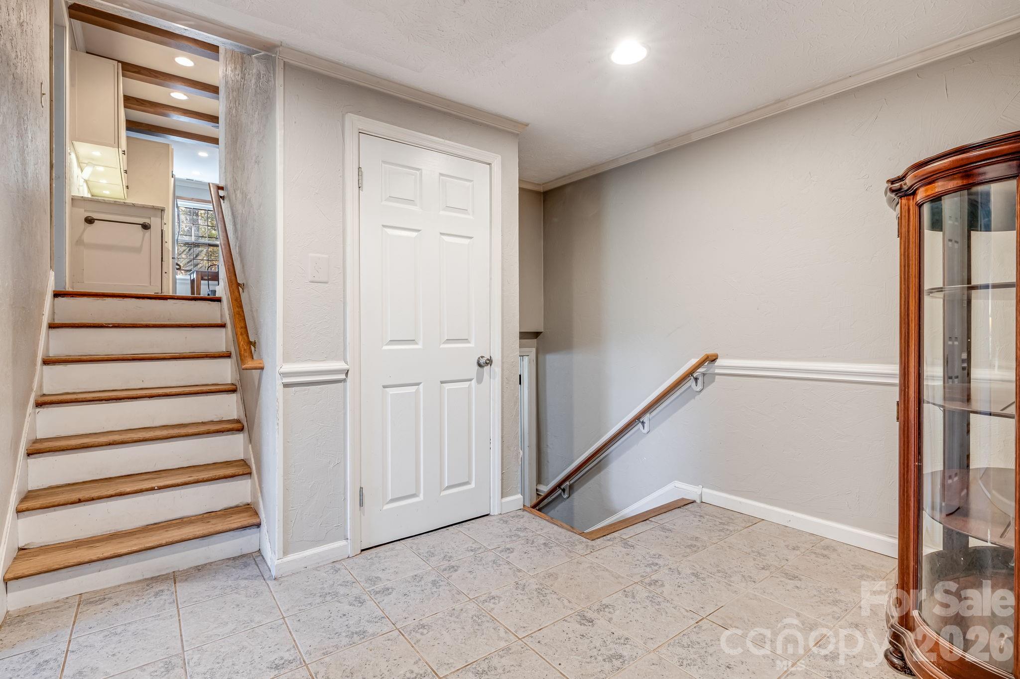 203 Davis Mountain Road — Laurel Park