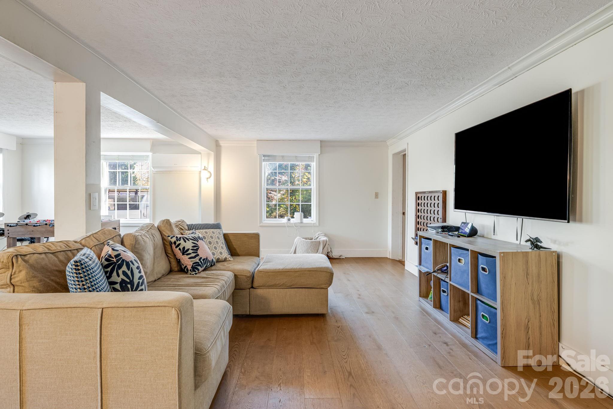 203 Davis Mountain Road — Laurel Park