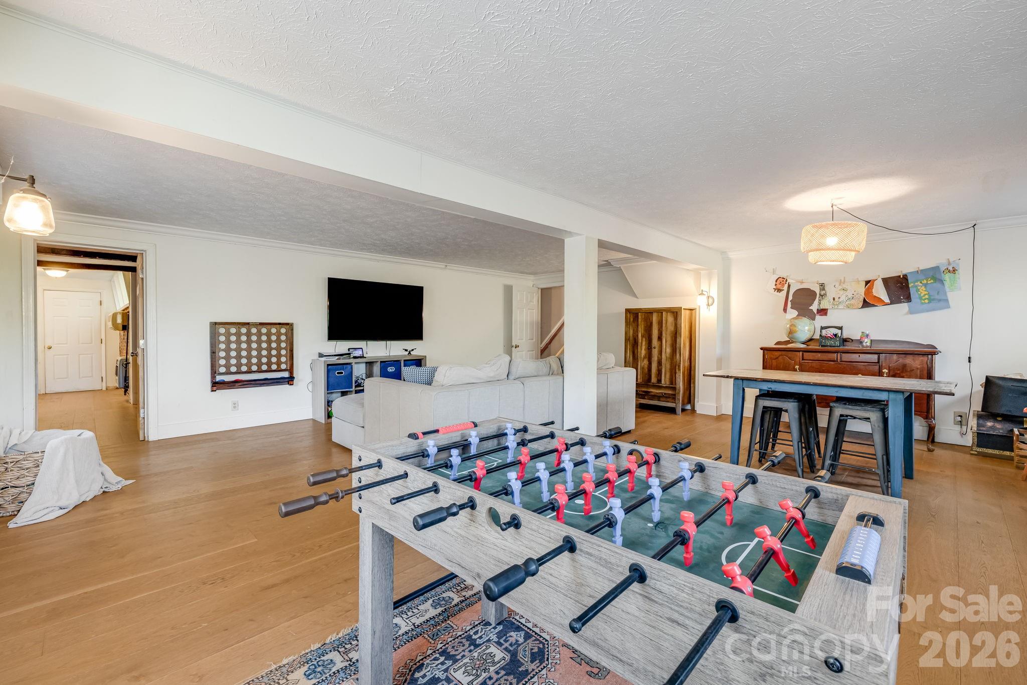 203 Davis Mountain Road — Laurel Park