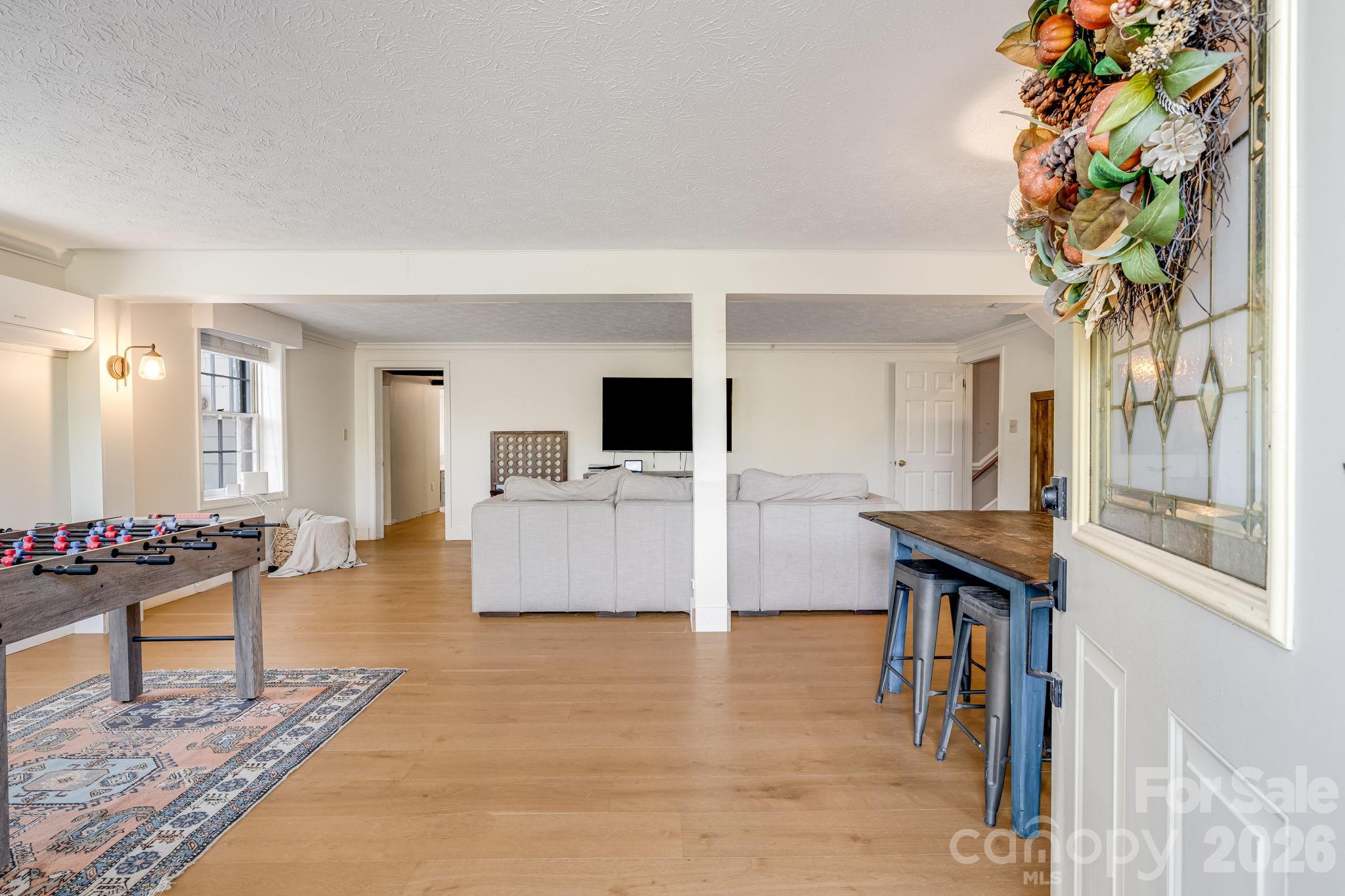 203 Davis Mountain Road — Laurel Park