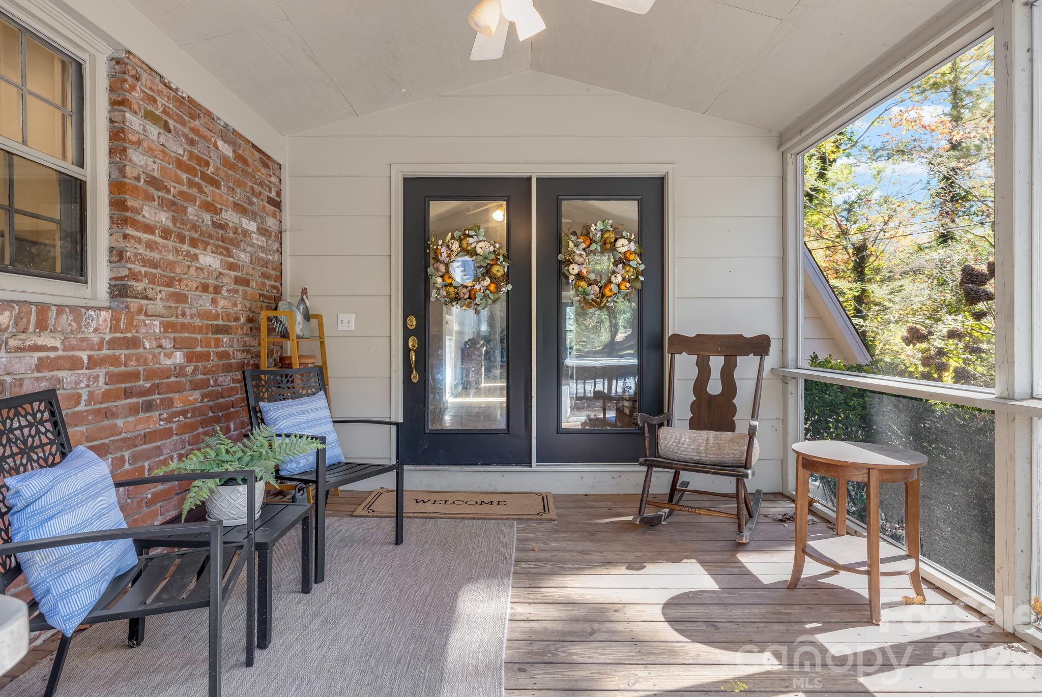 203 Davis Mountain Road — Laurel Park